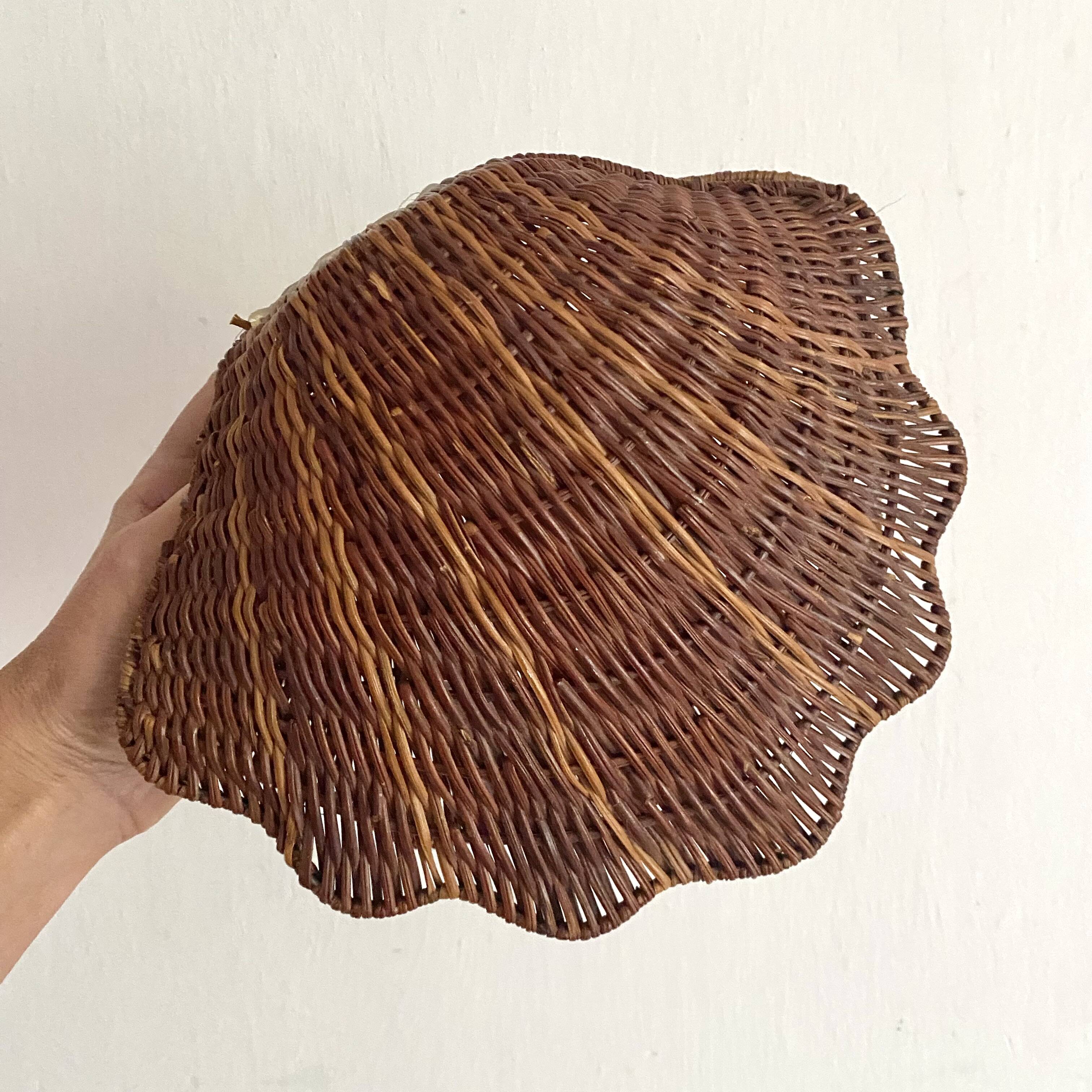 Rattan shell box