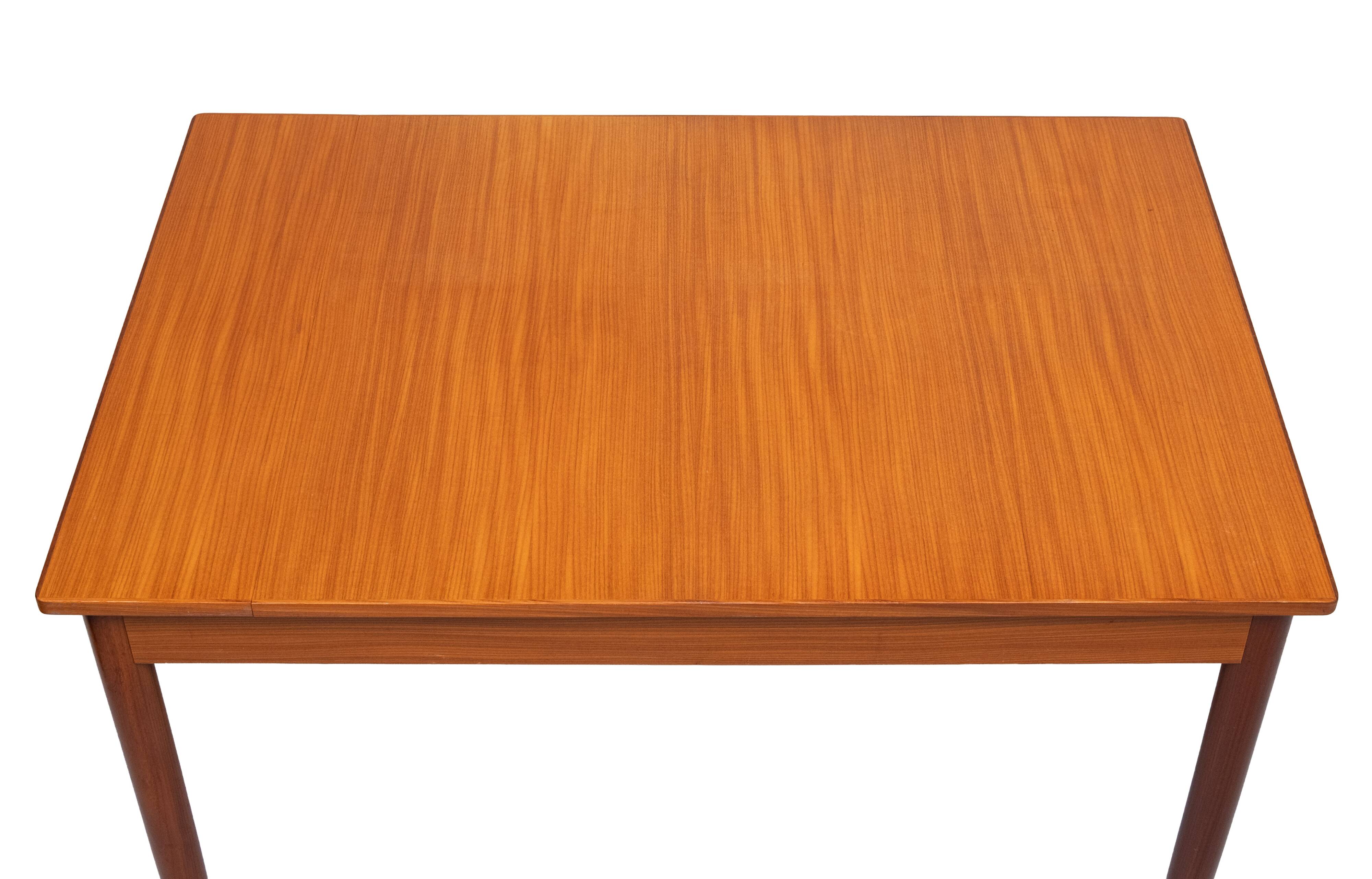 Stunning Pastoe expandable Teak Dining table 1960s