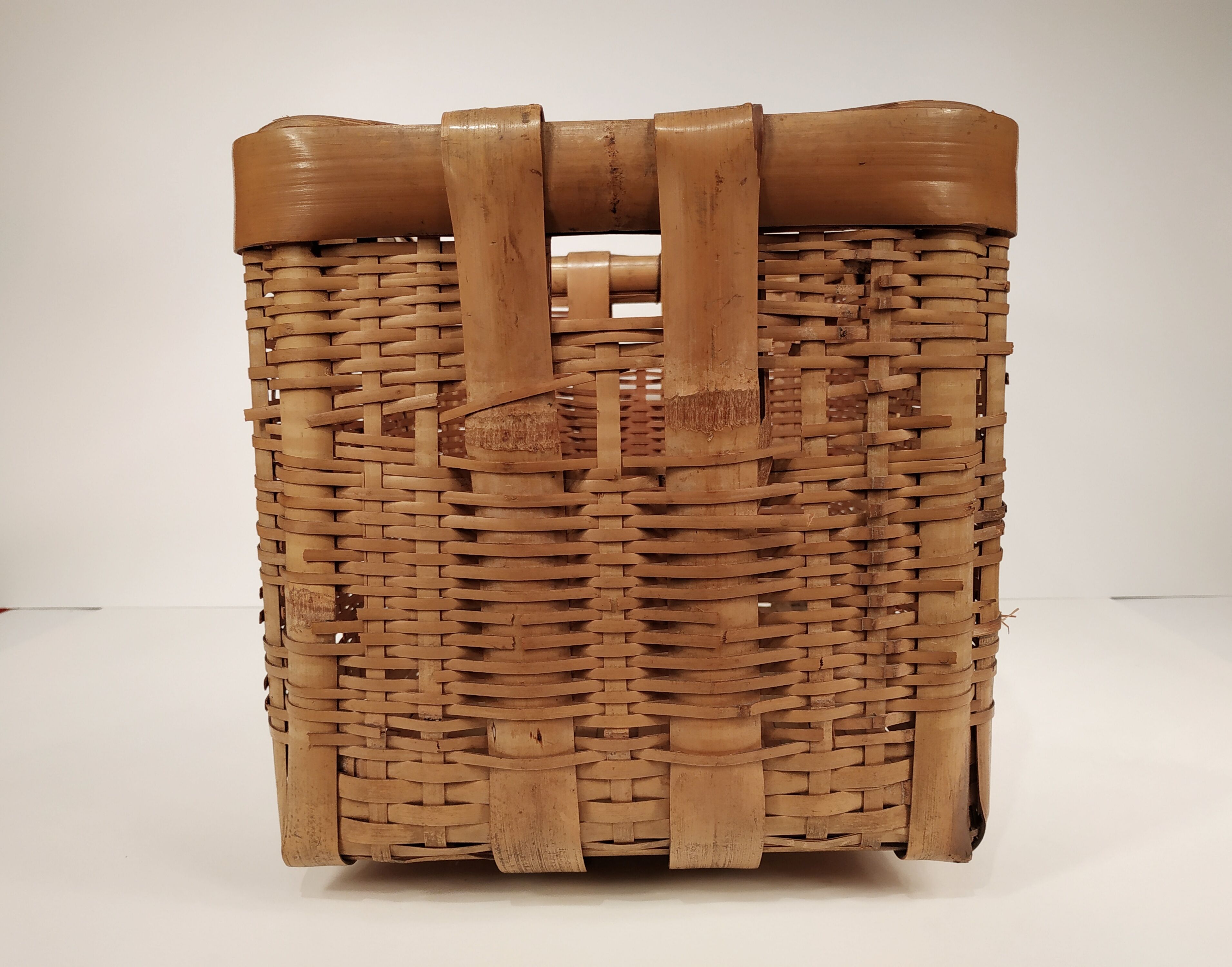 Very bamboo basket - 1900 era