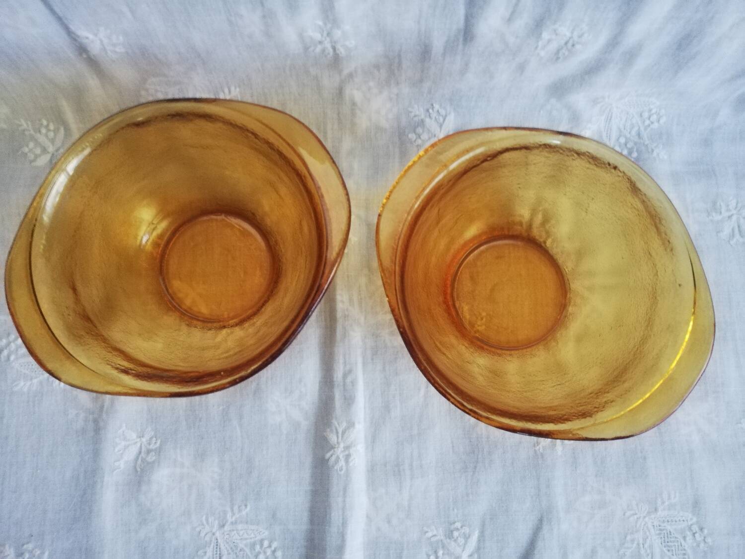 Vintage ear bowl duo