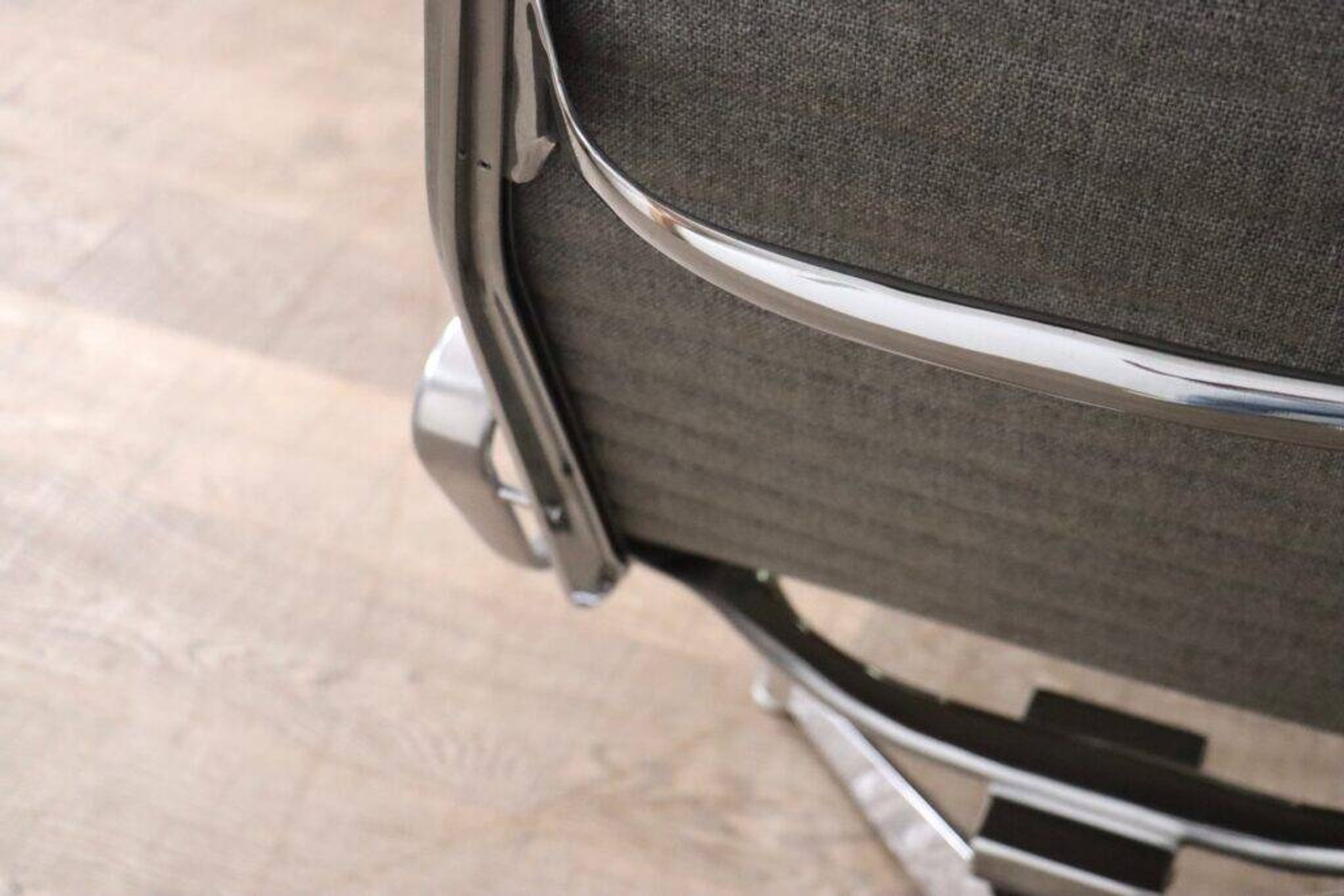 Early edition Eames EA124 Aluminium Group lounge chair by Herman Miller, 1970s