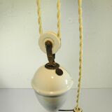 "Rise and fall" suspension in opaline and porcelain