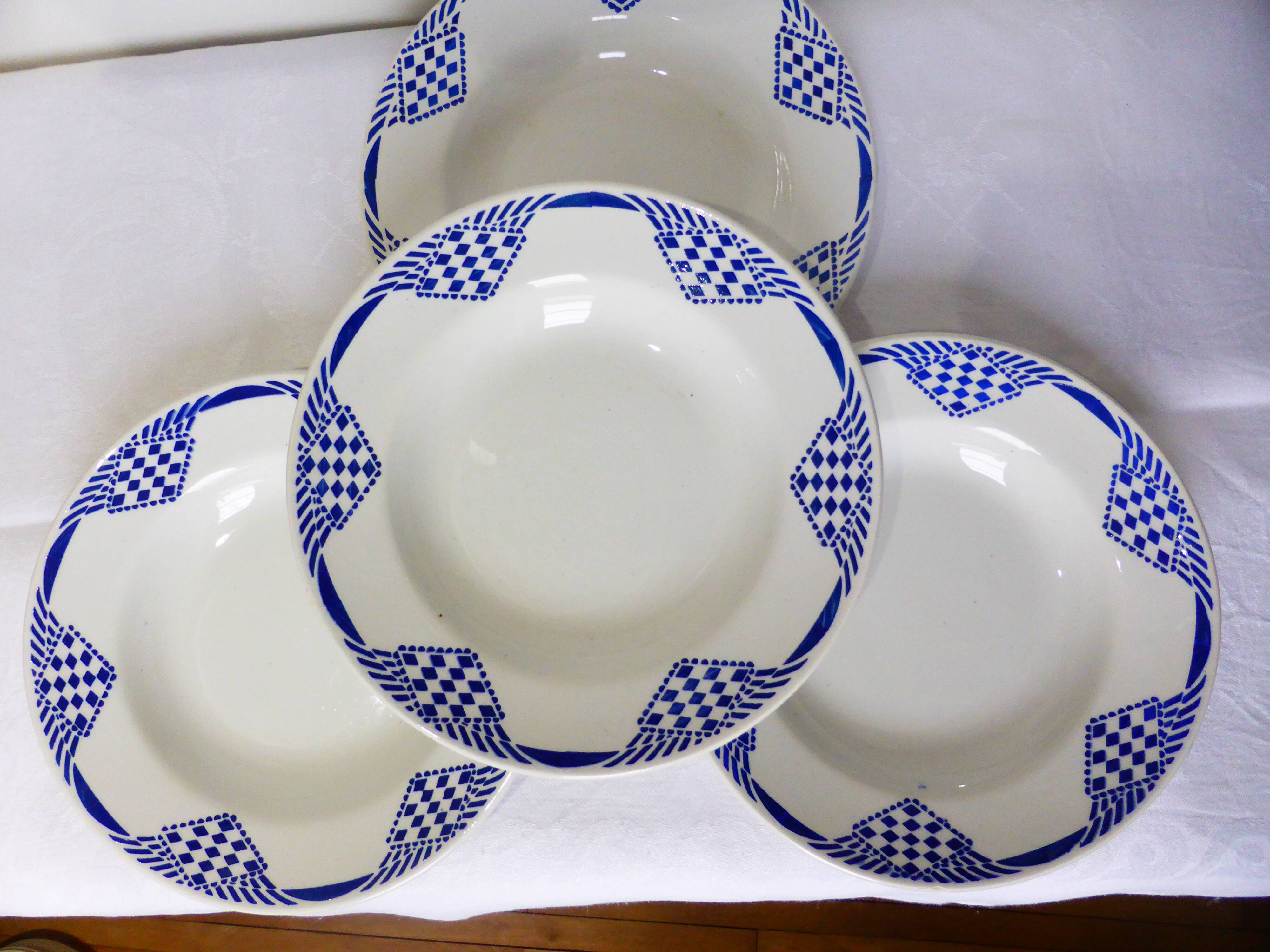 4 deep plates from Moulin des Loups et Hamage, Pantin model 211233