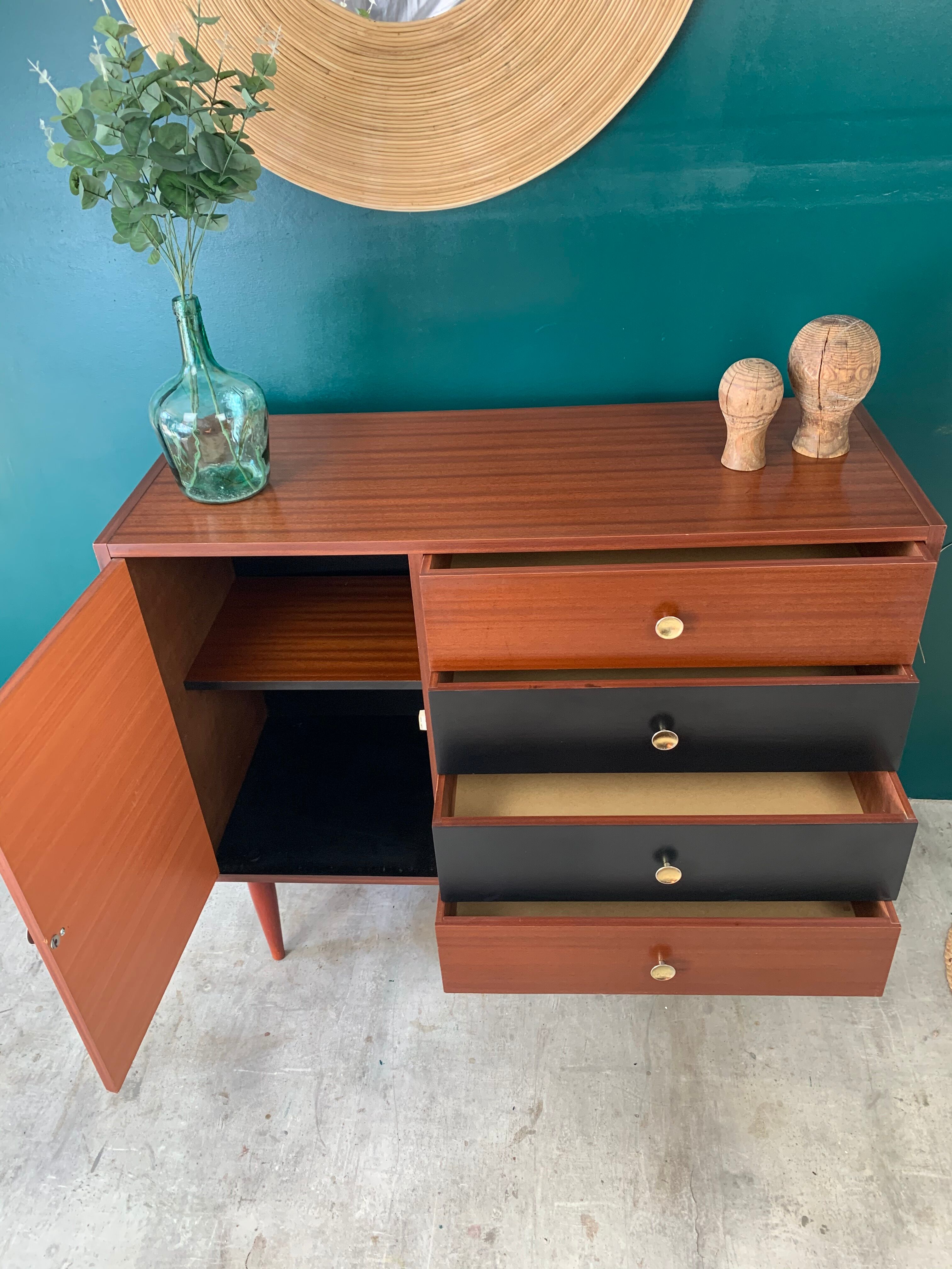 Dresser with tapered feet