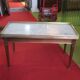 Table basse style louis XVI en acajou et laiton