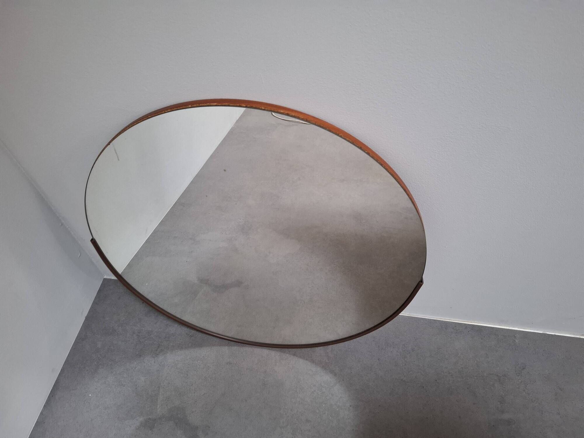 1970s Czechoslovakian Mid-Century Modern Round Wall Mirror