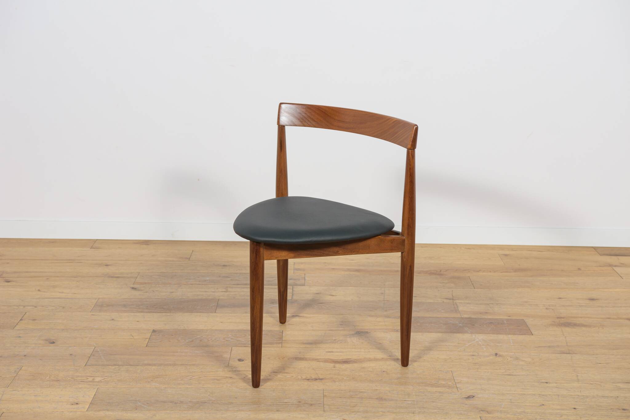 Mid-Century Teak Dining Table and Chairs Set by Hans Olsen for Frem Røjle.