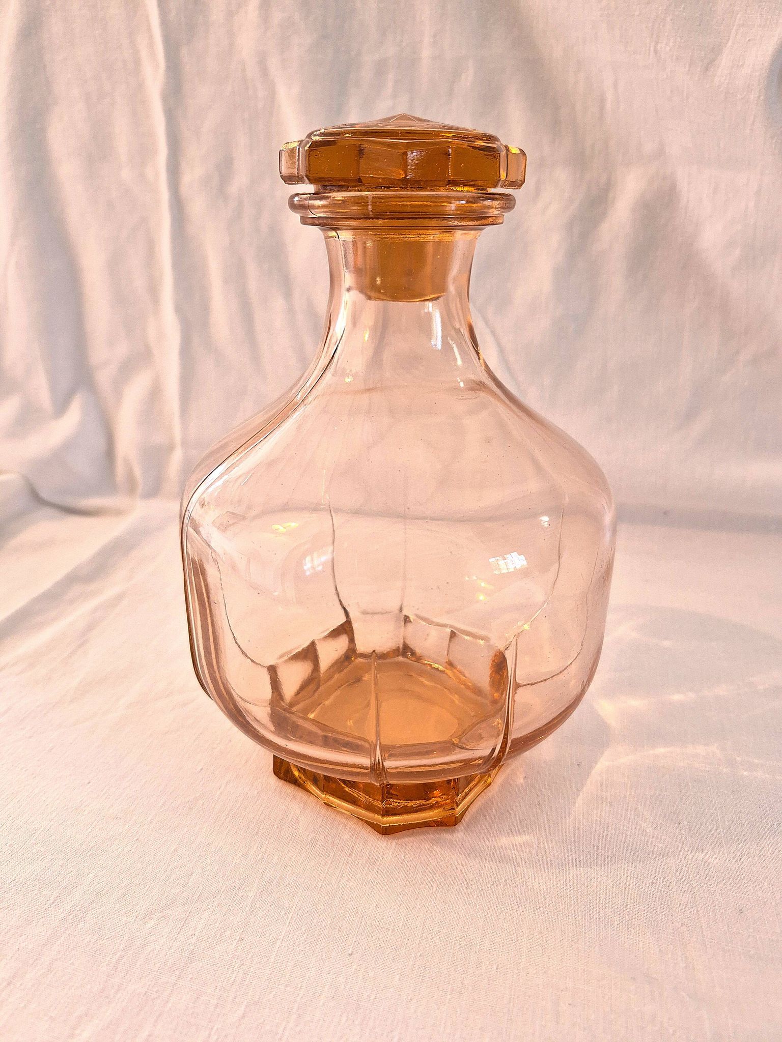 Vintage service in pink salmon glass – Carafe, 8 glasses, and Art Deco tray.