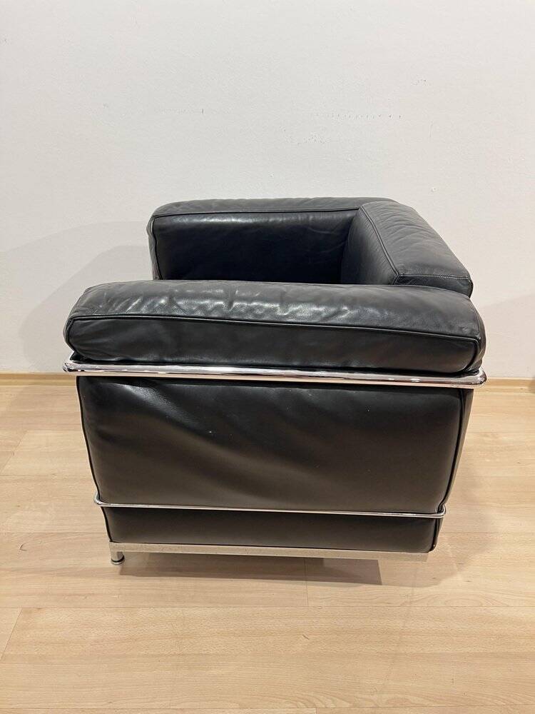 Black Leather LC2 Club Chair with Chromed Frame by Le Corbusier for Cassina, 1965