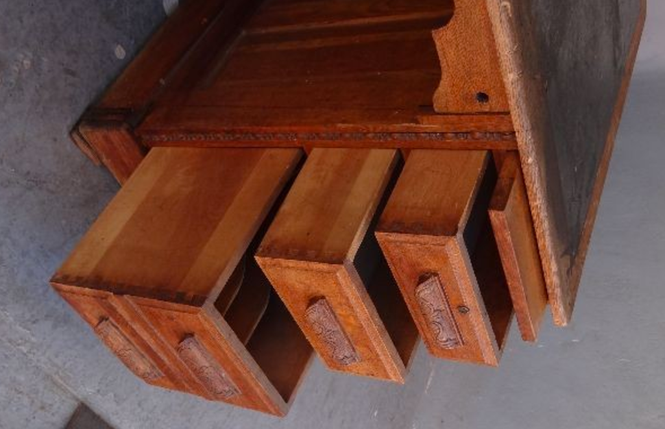 Bureau américain à caisson en chêne