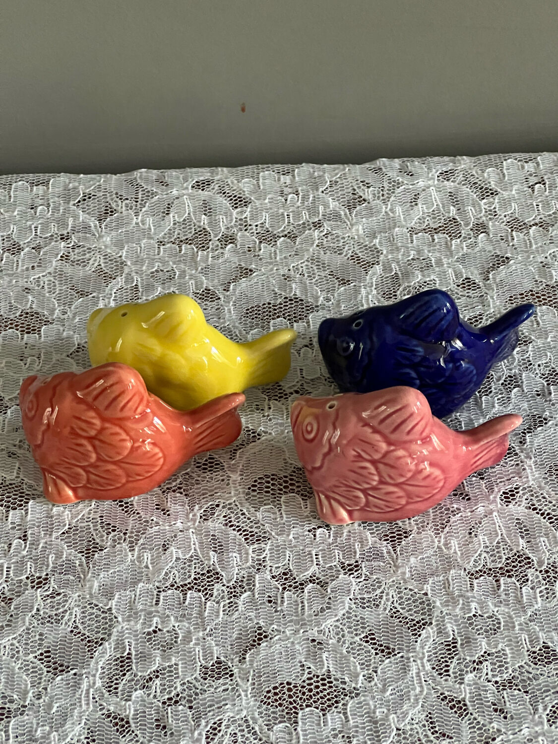 4 salt or pepper shakers