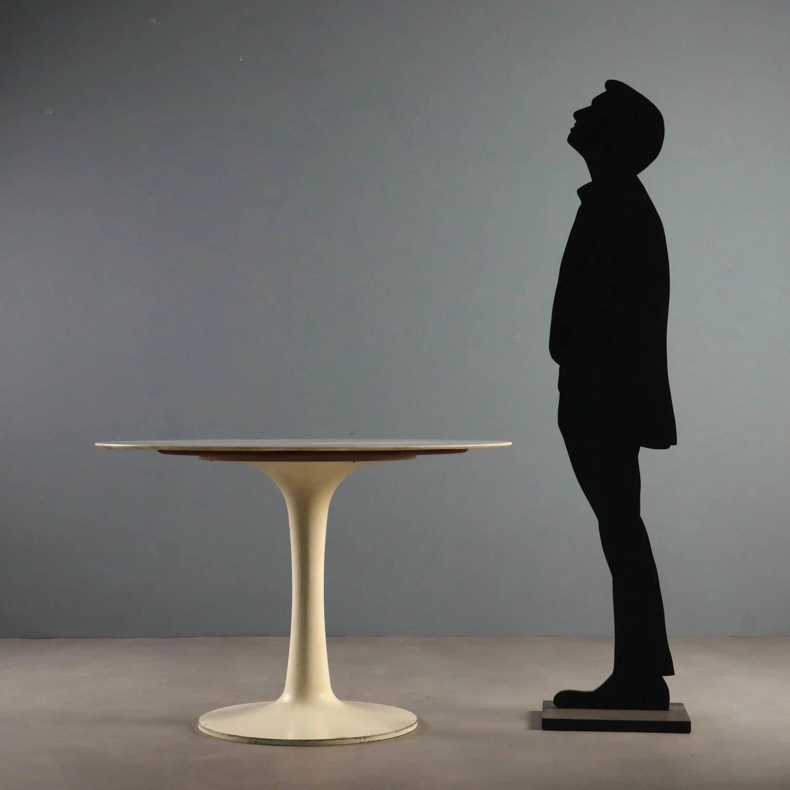 Vintage metal table with marble top, Italian design from the 1970s.