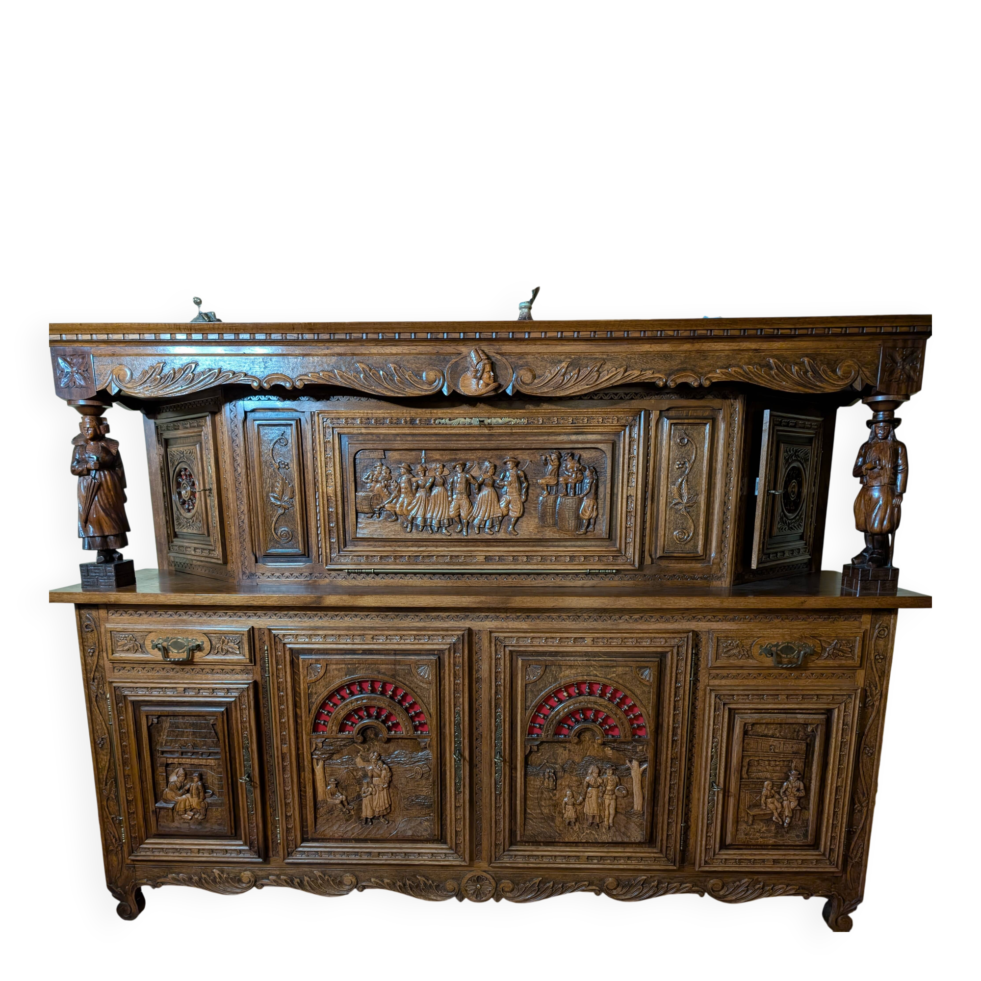 buffet breton sculpte par  ébéniste
