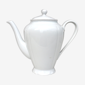 White porcelain coffee maker