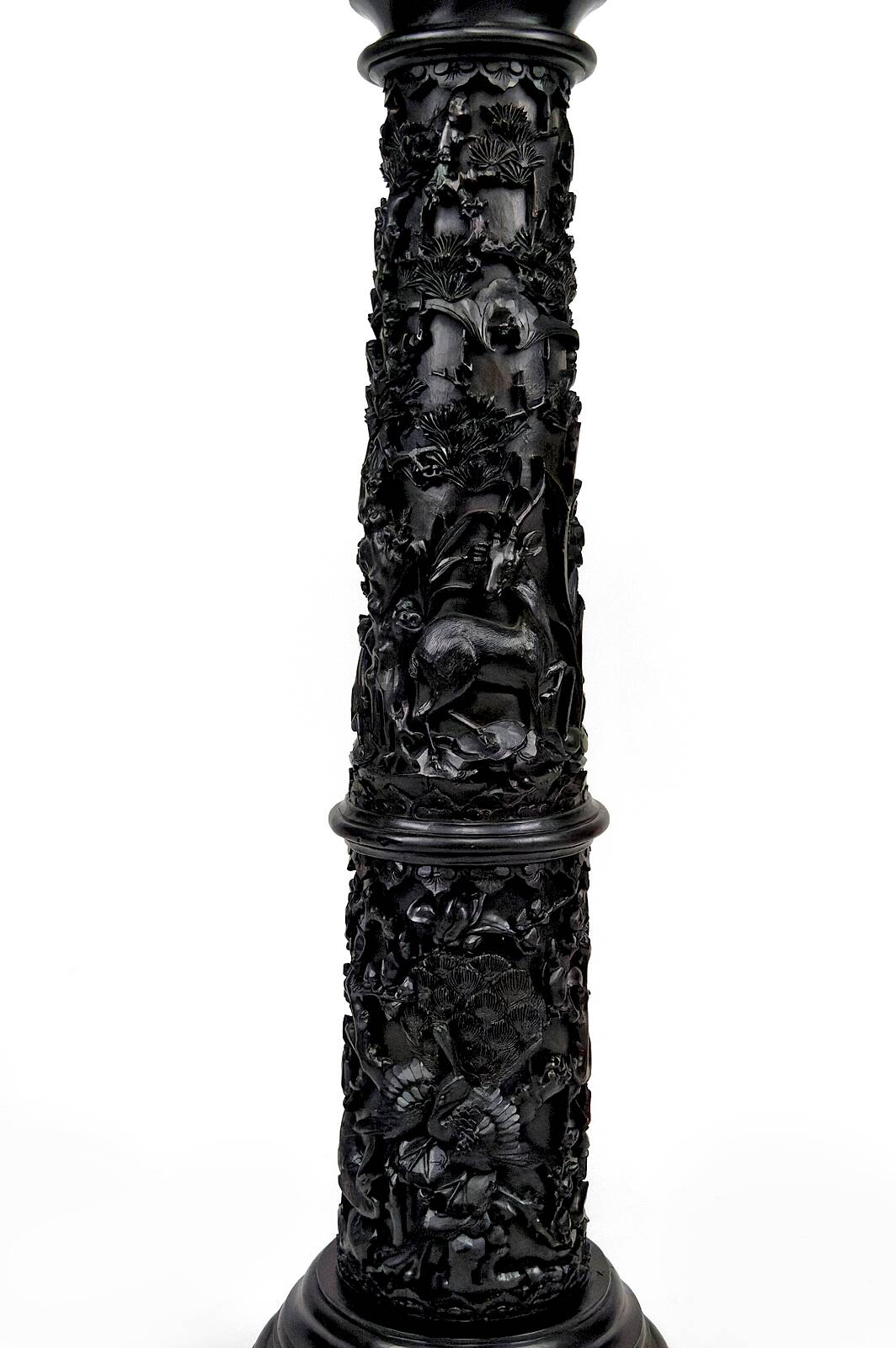 Important high Asian column / saddle in carved wood, circa 1880, Indochina