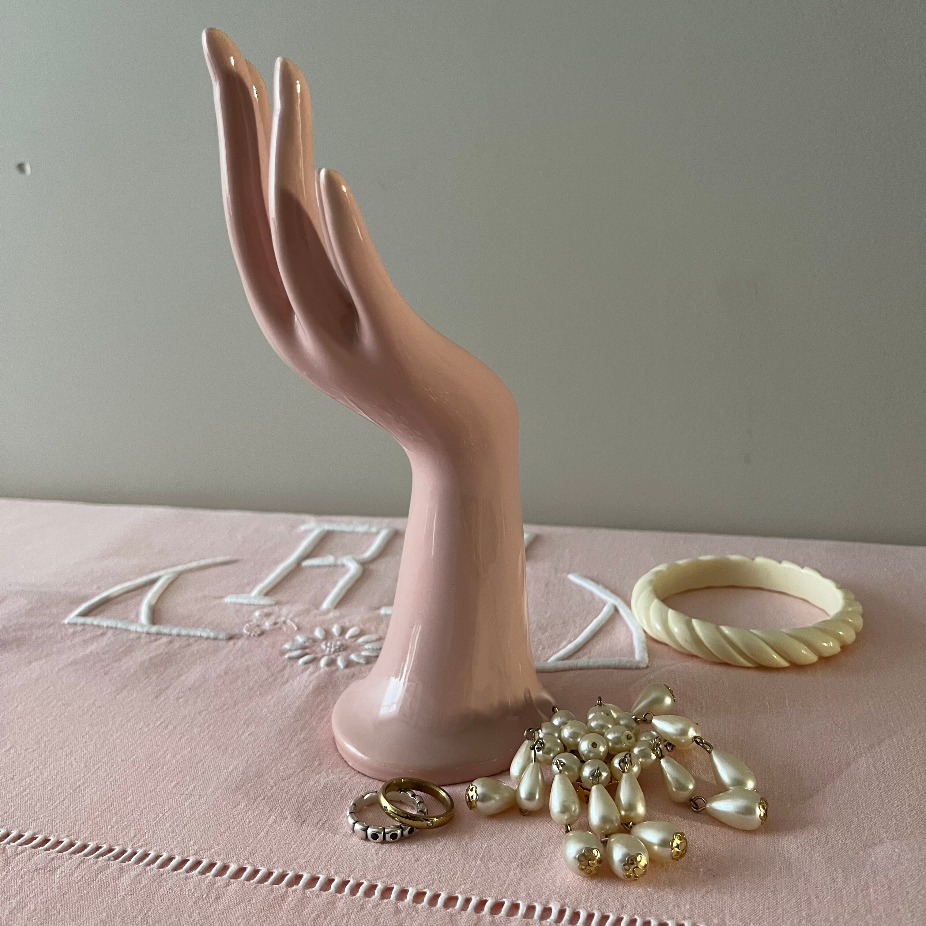 Hand jewelry holder