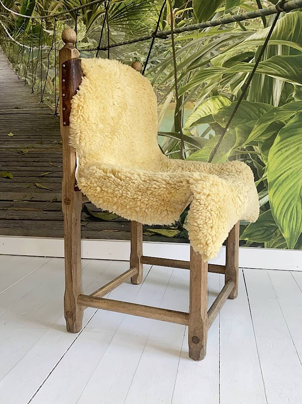 Chaise artisanale hongroise unique en chêne et cuir