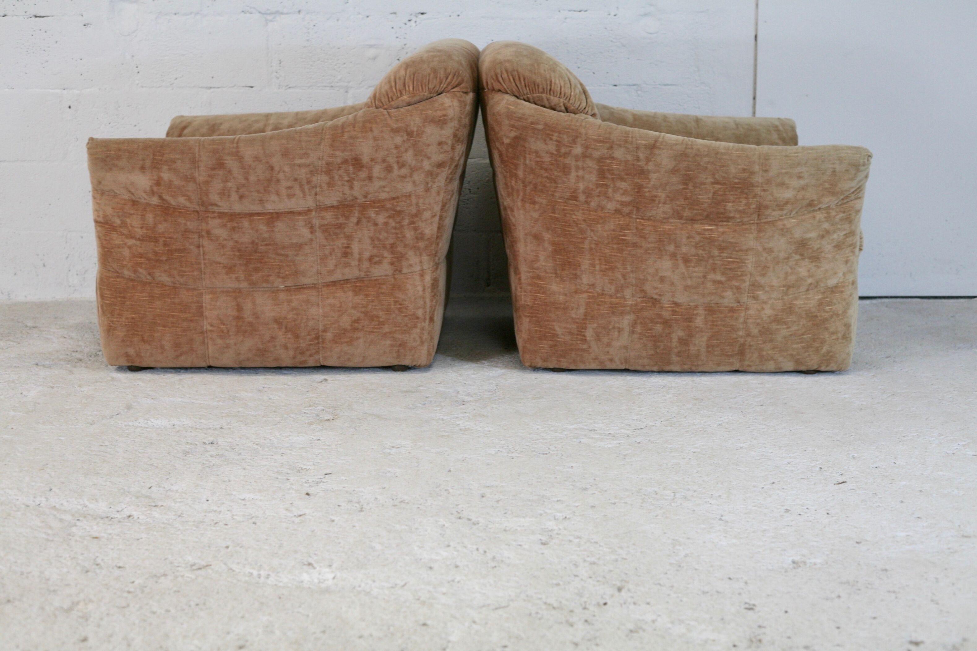 Pair of velvet armchairs "caramel blond" France, circa 1960