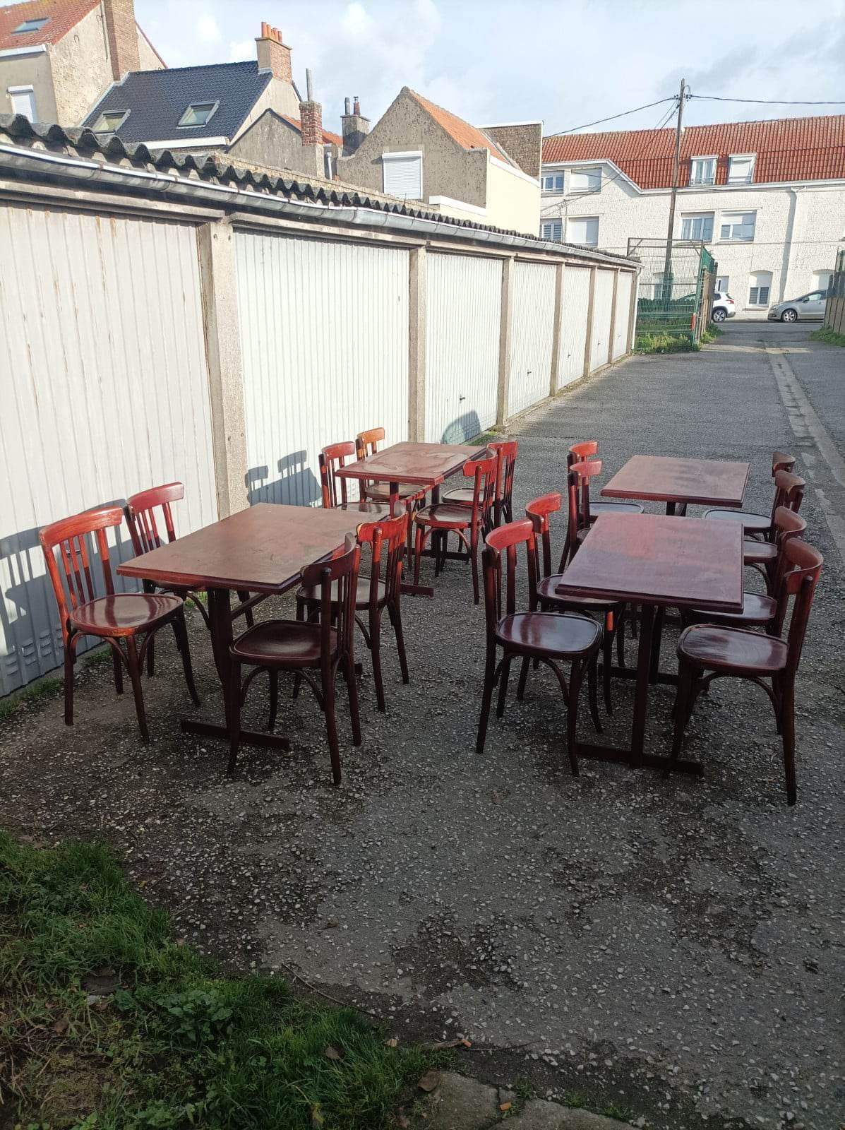 Bistro lot 9 tables and 16 chairs mahieu Jule bry