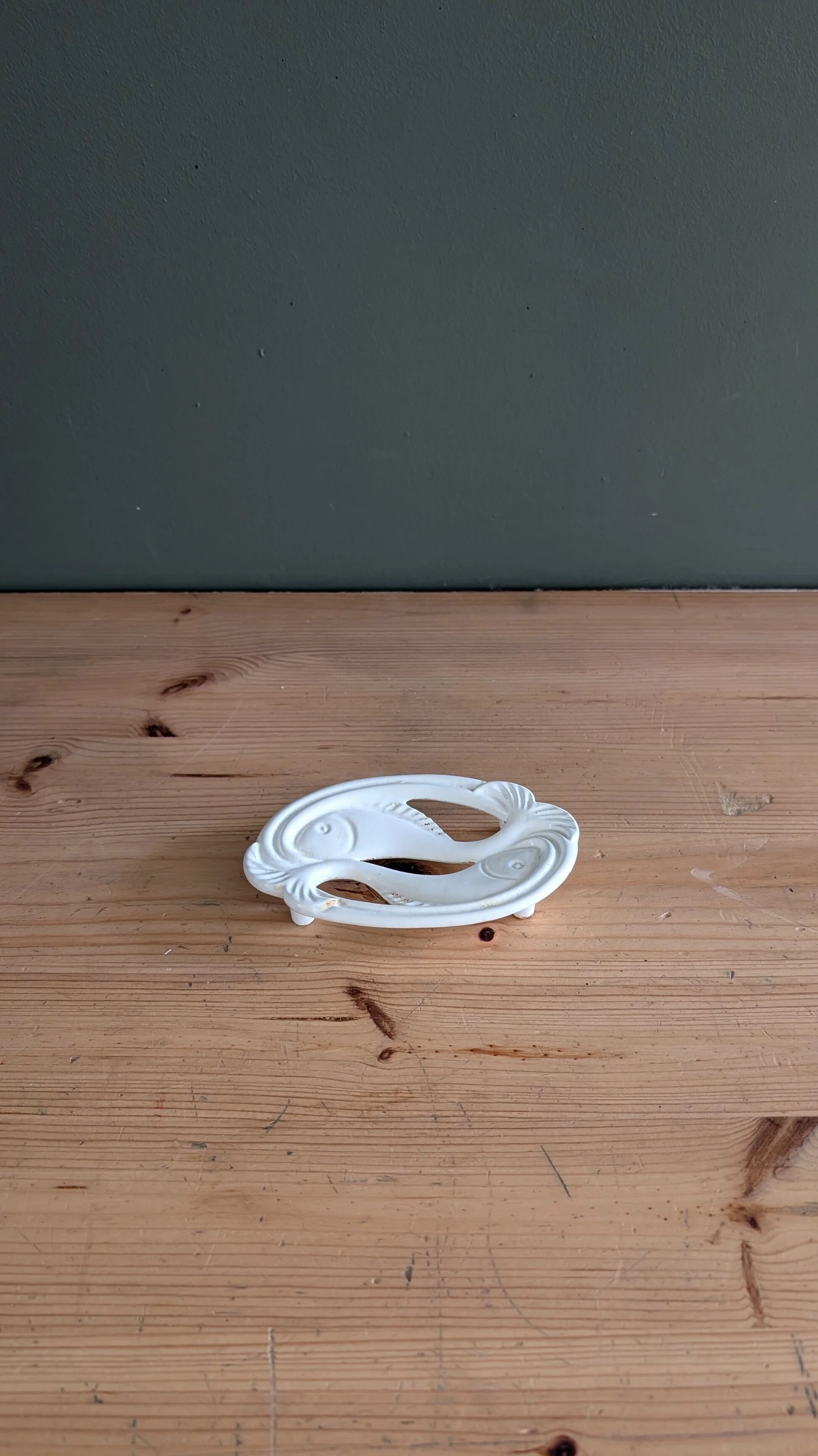 Fish-shaped soap dish