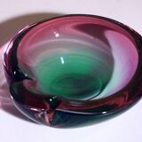 Ashtray with a green and fuchsia glass pestle, Murano Sommerso, 17x6cm