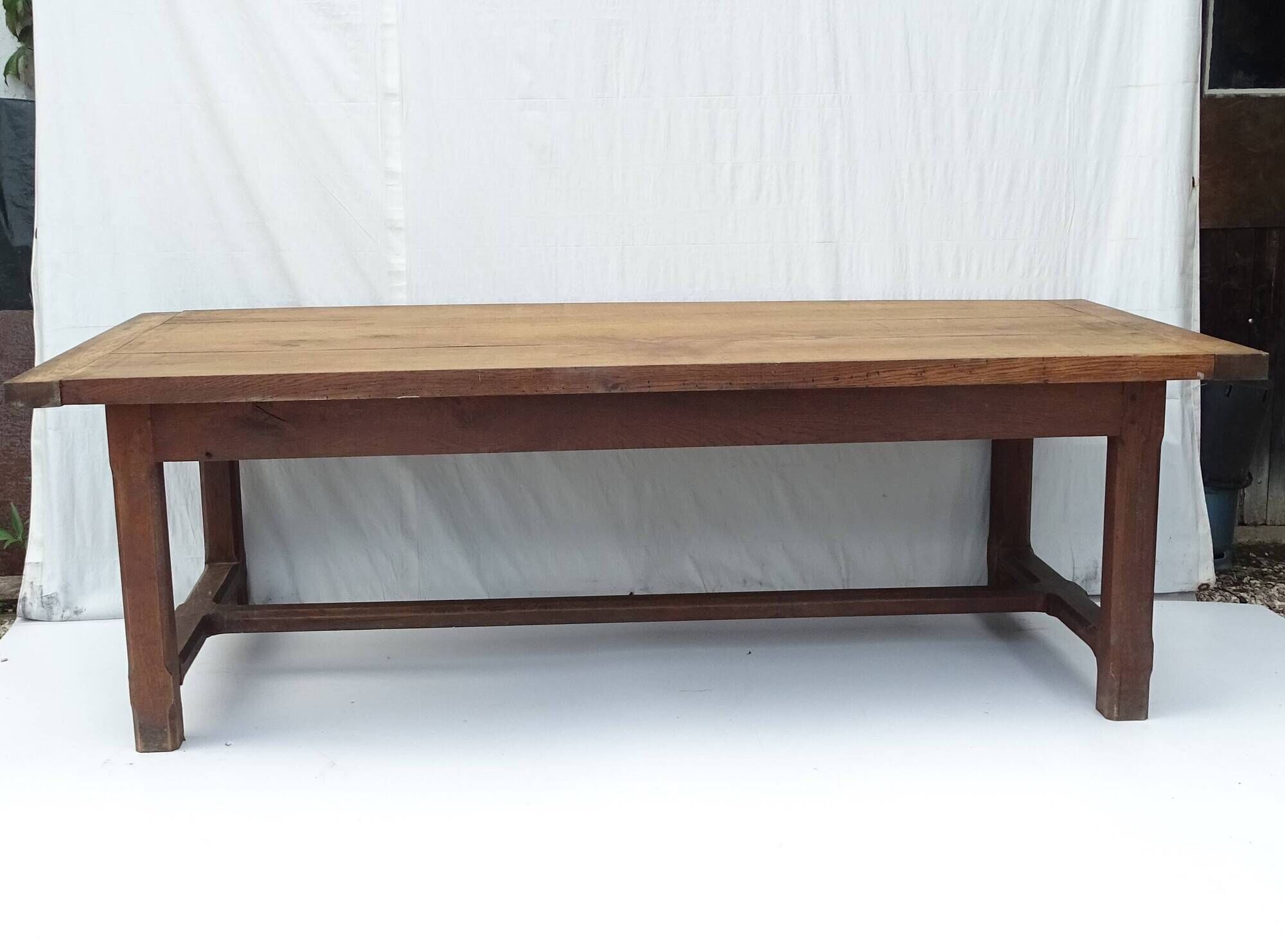 Grande table de ferme ancien en bois massif. 228 x 107.
