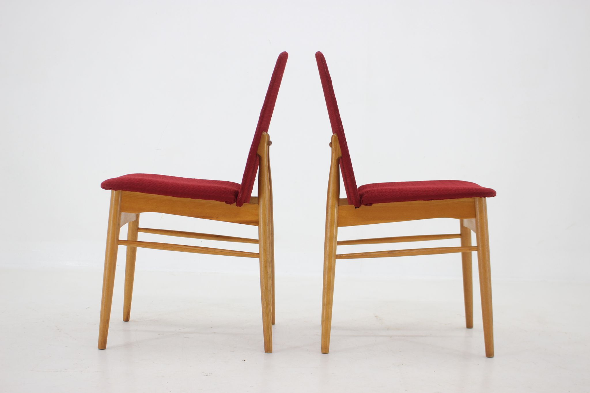Ensemble de 6 chaises de salle à manger en frêne des années 1960, Tchécoslovaquie