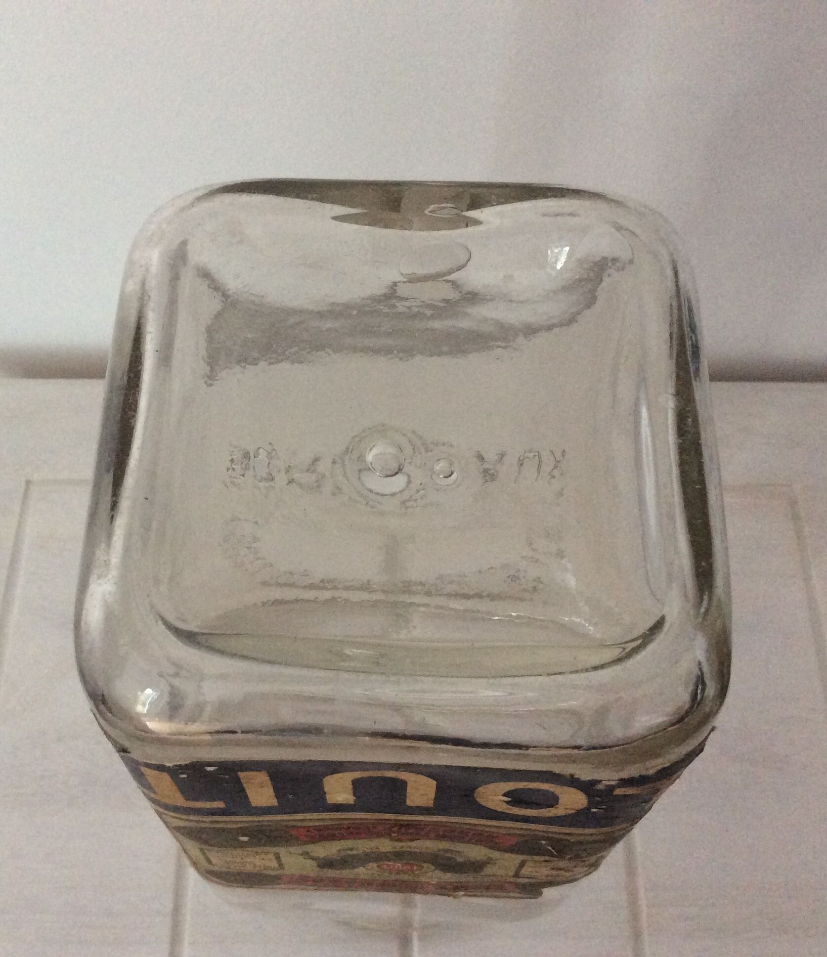 Old jar Louis Frères & Co Bordeaux 2 l. With label - blown glass