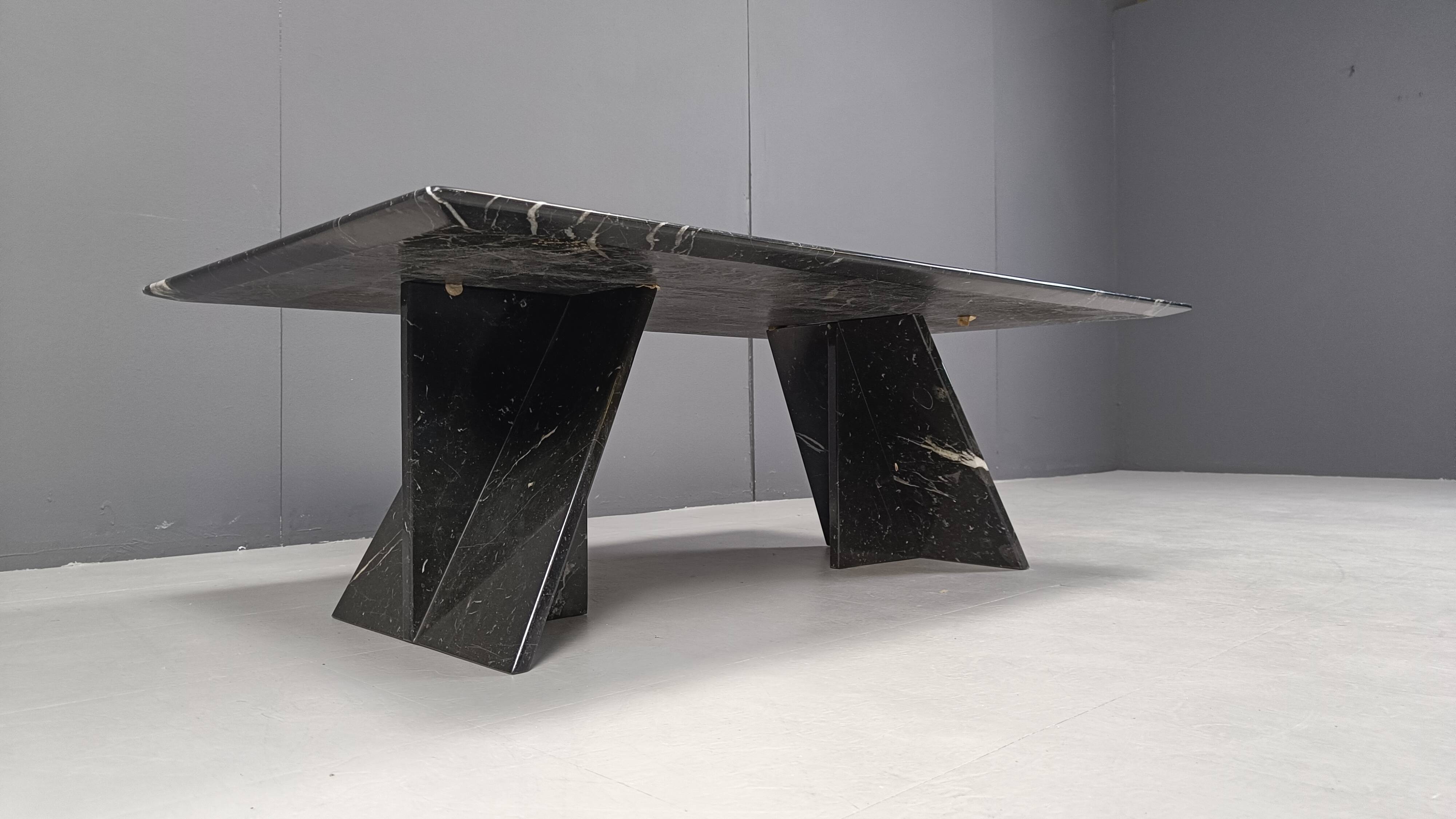 Table basse vintage en marbre noir, 1970