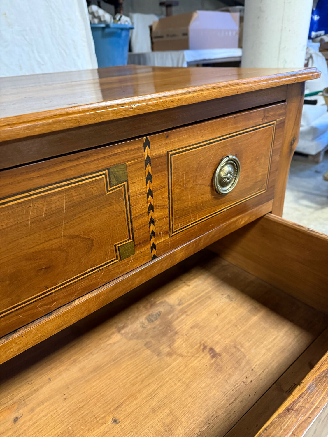 Antique chest of drawers