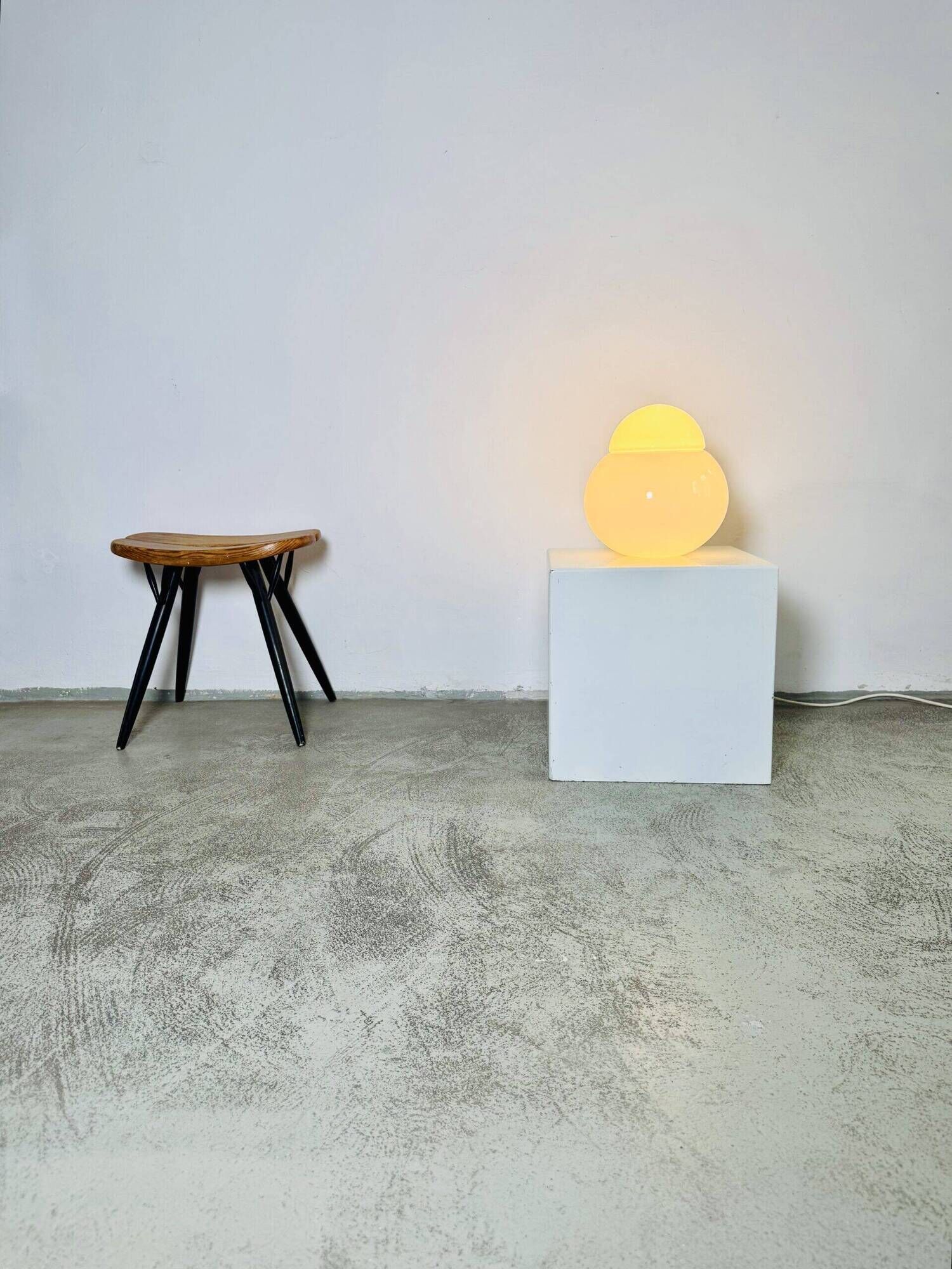 Daruma Model 5028/3 Milk Glass Sphere By Sergio Asti For Candle Milano, Italy 1980S