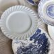 6 vintage mismatched blue and white porcelain dinner plates - Lot r