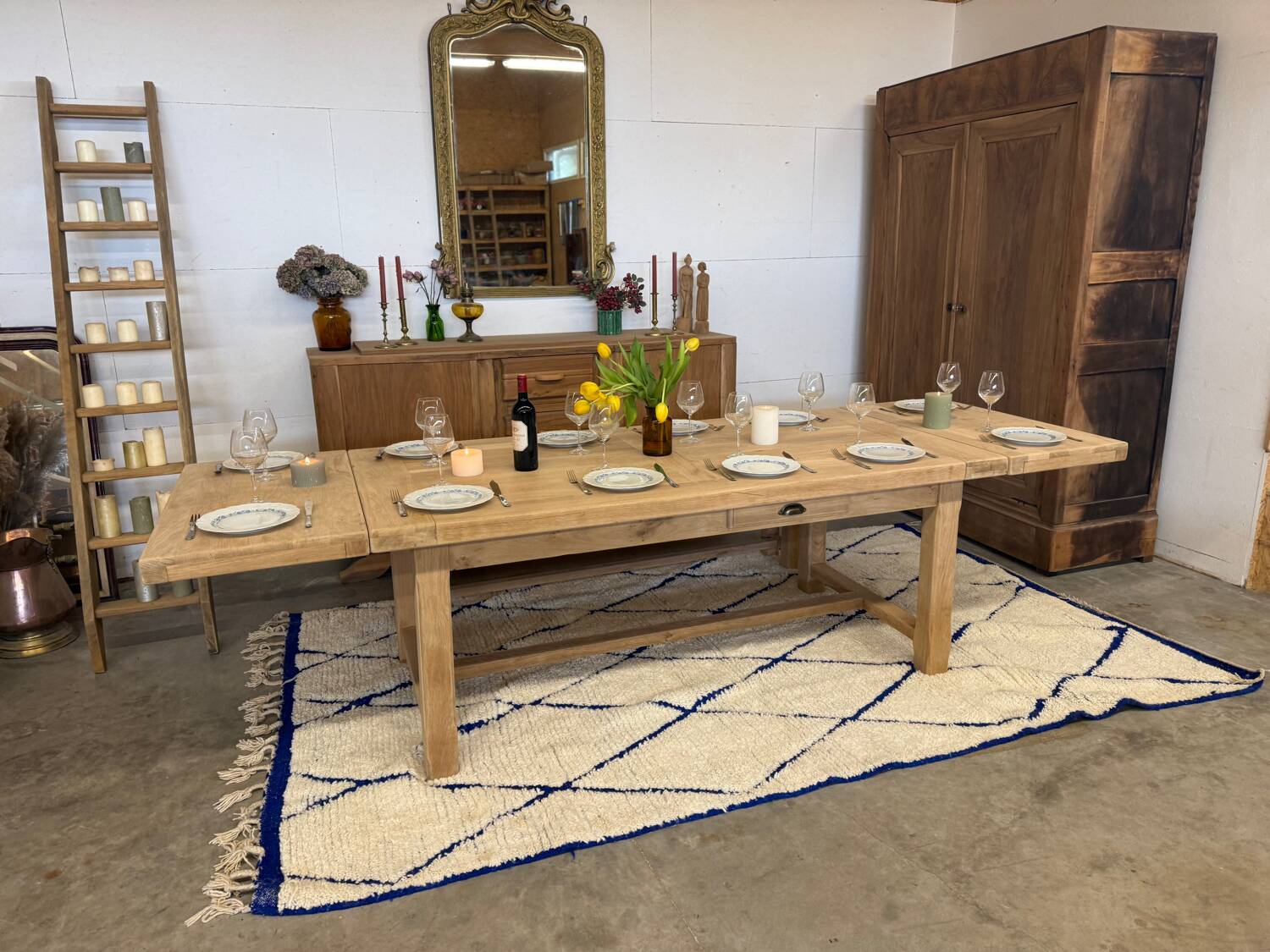 Solid oak extendable farmhouse table with 2 drawers.