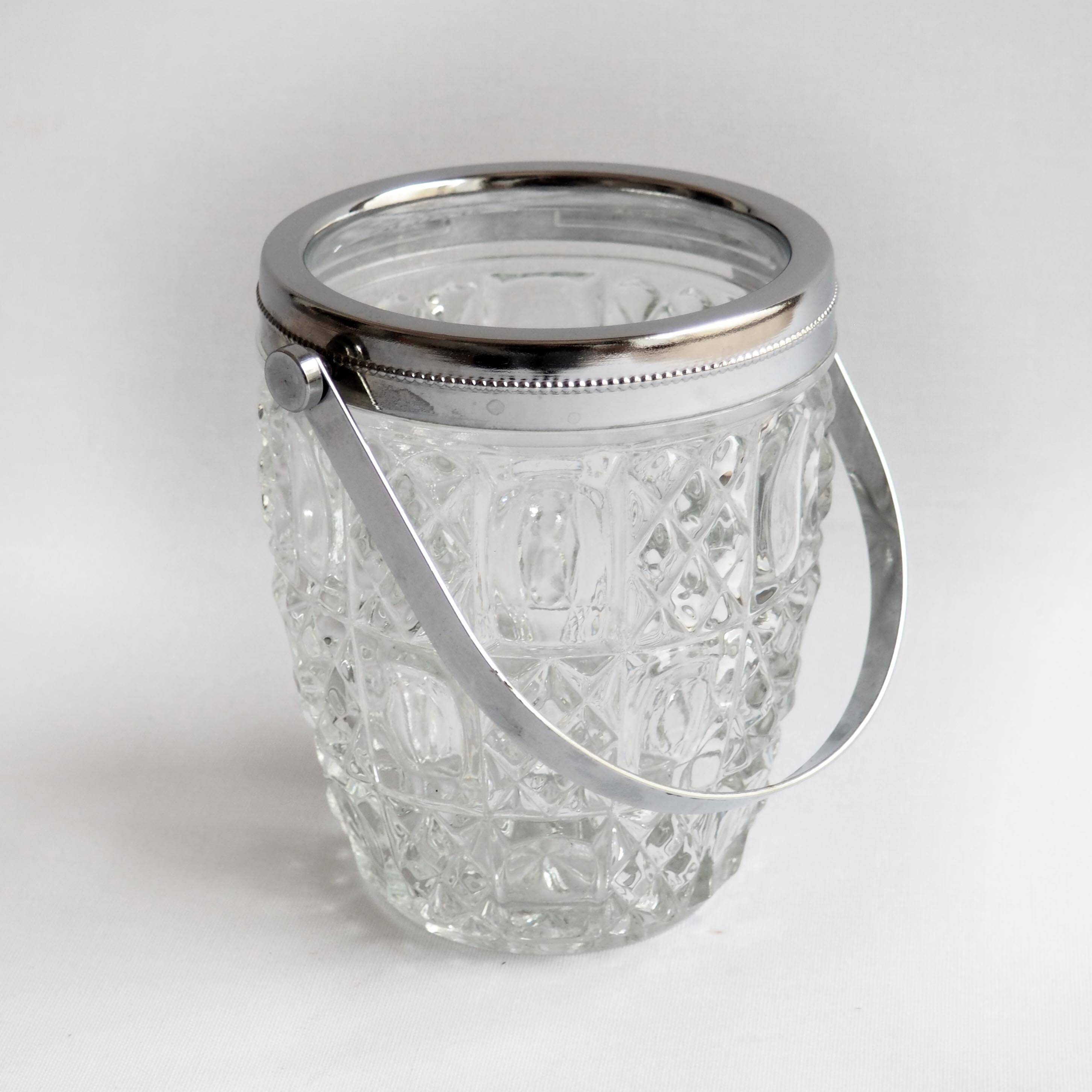 Checkerboard glass ice bucket