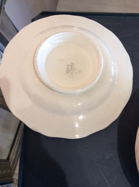 Set of 7 plates and a diguoin dish