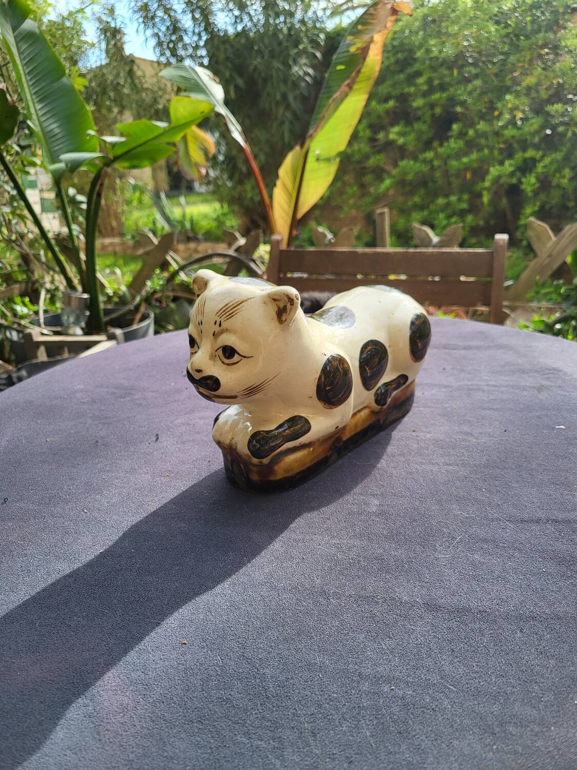 Cizhou style ceramic neck rest cat