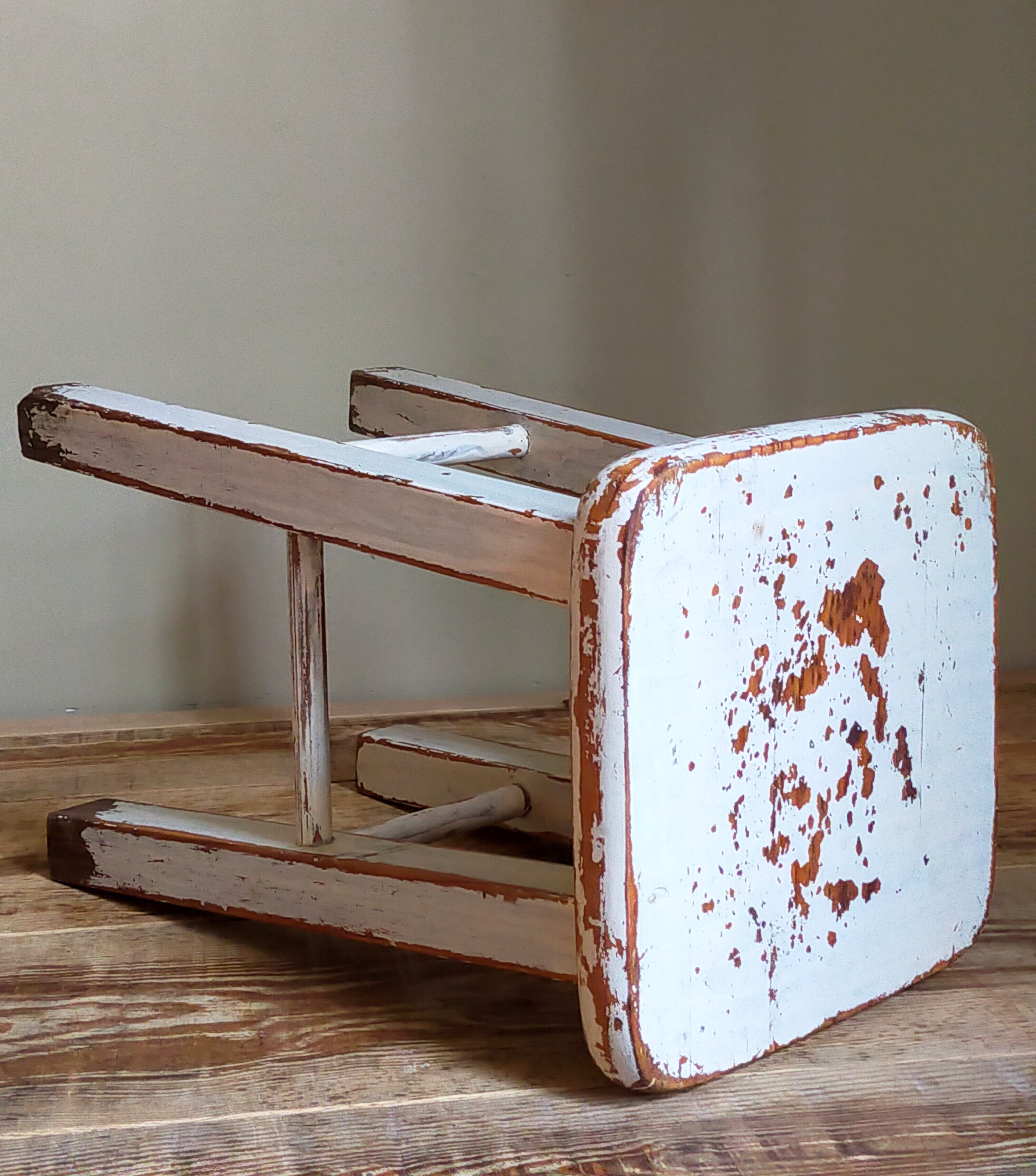 Workshop stool in vintage patinated solid wood