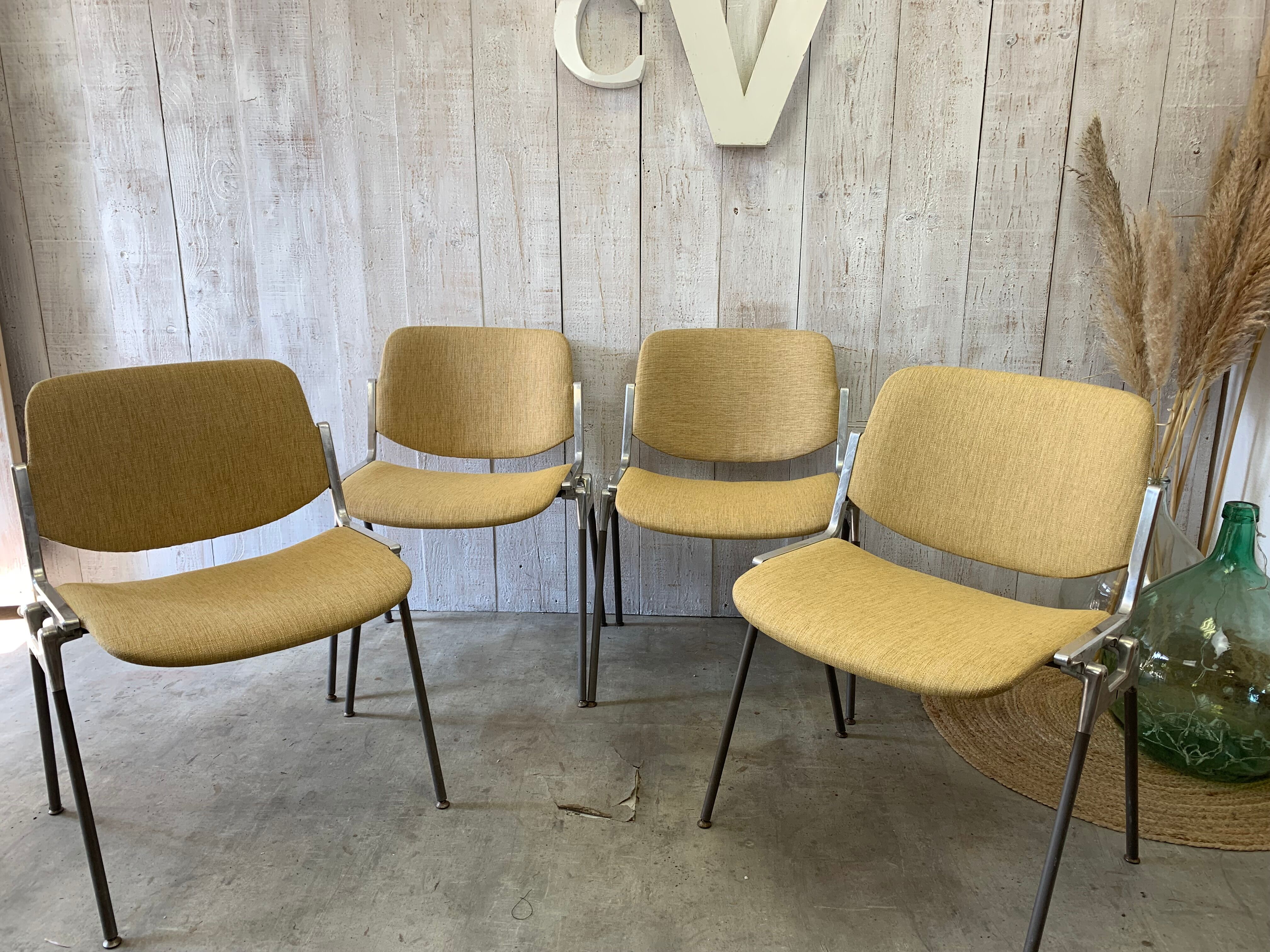 Series of 4 chairs by Piretti Giancarlo, Castelli