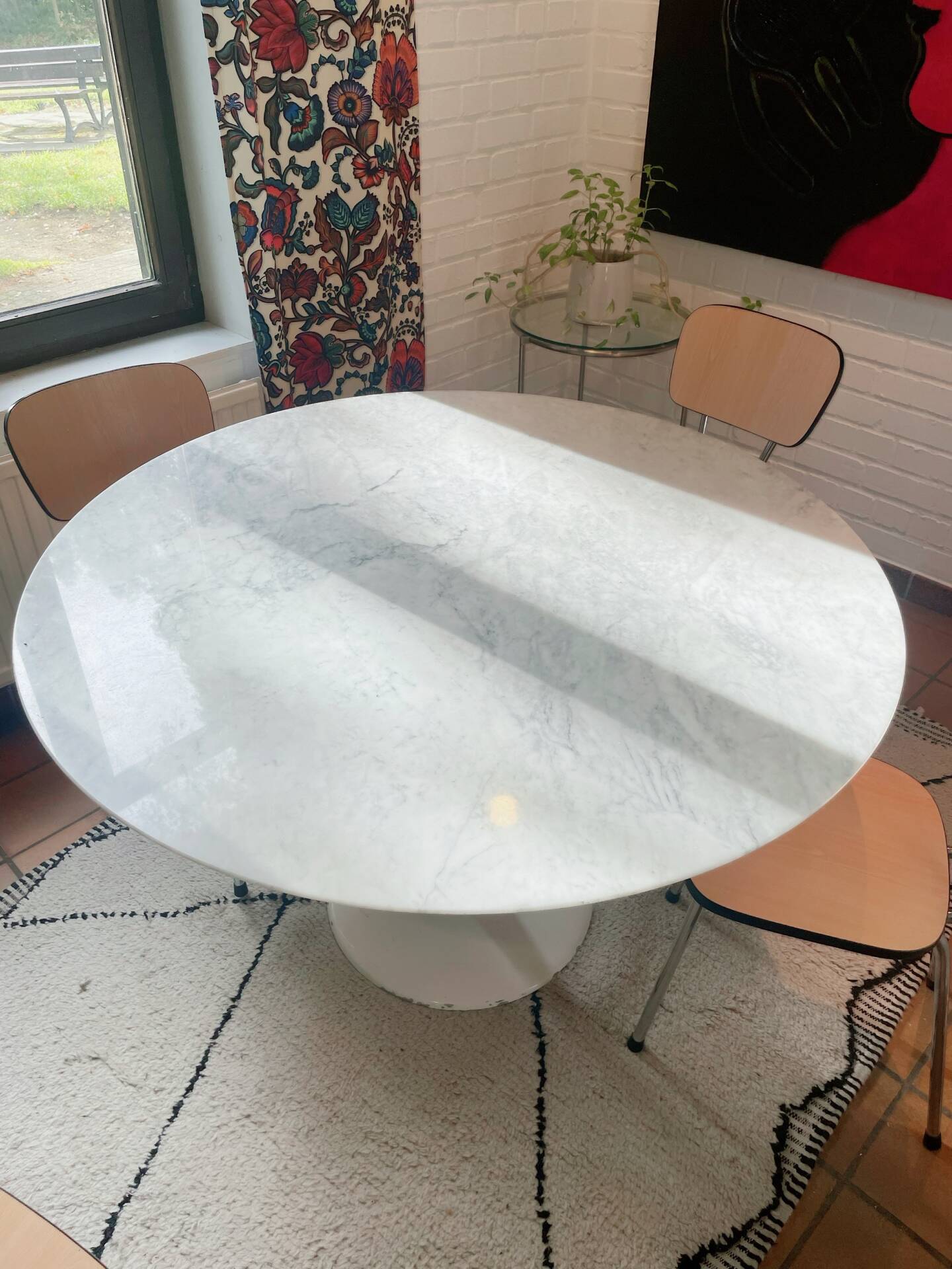 Tulip dining table in marble ø120cm