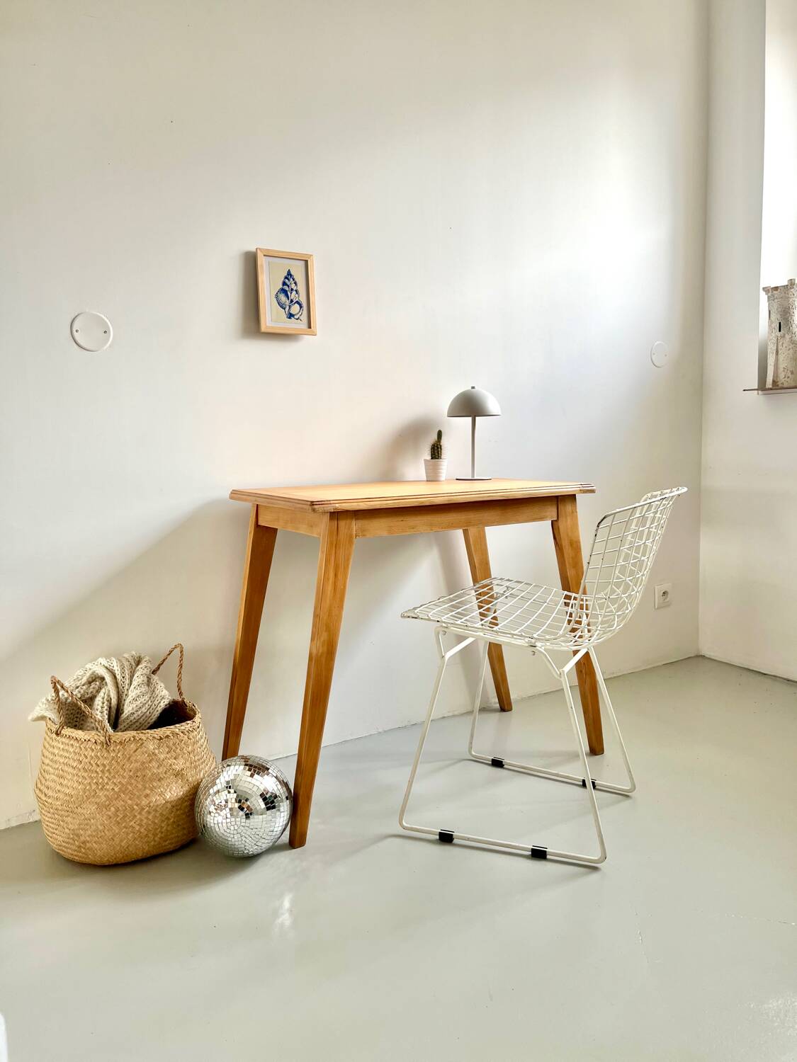 Table appointment / small desk with compass legs 1950