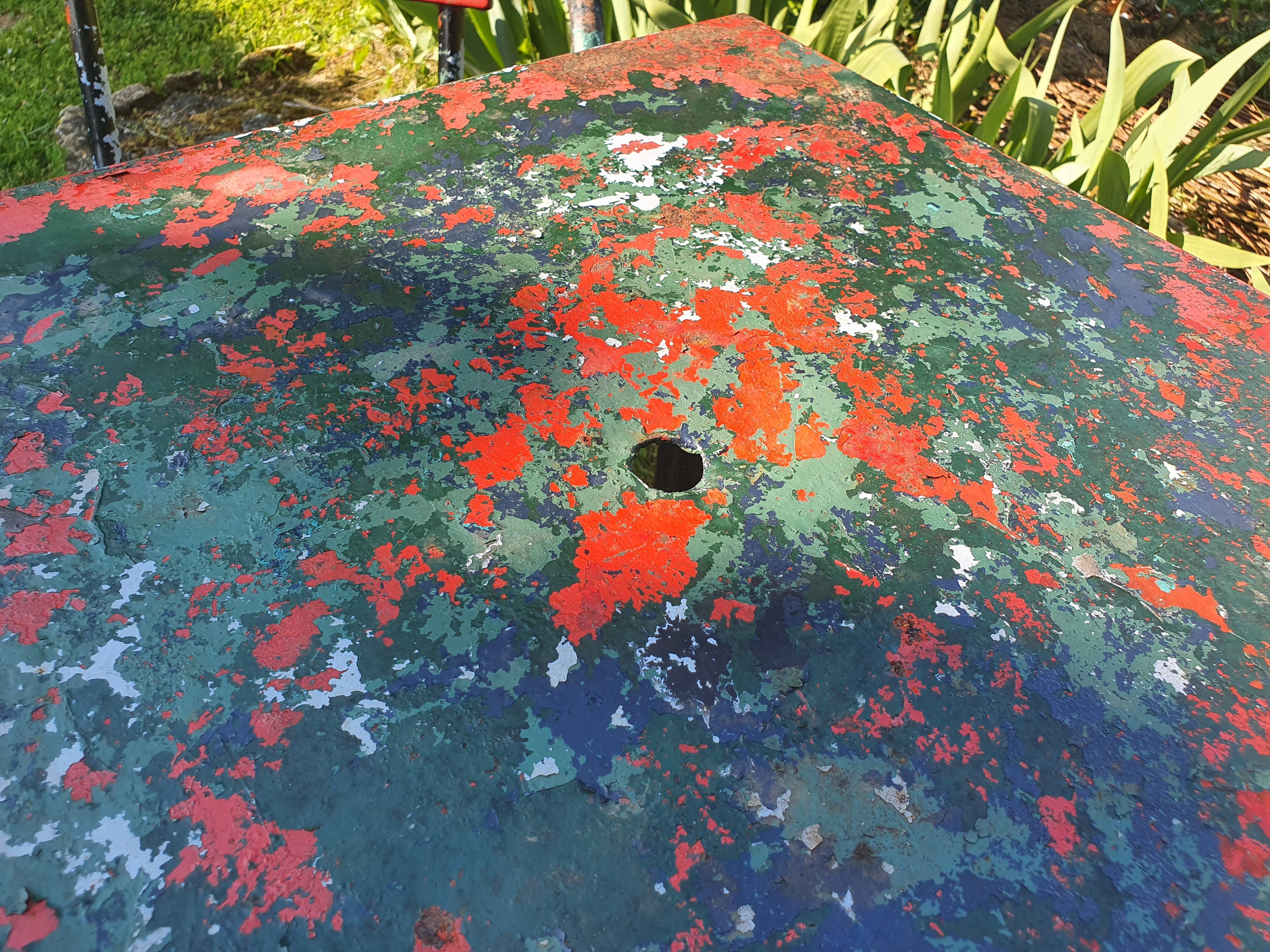 Garden table and armchairs