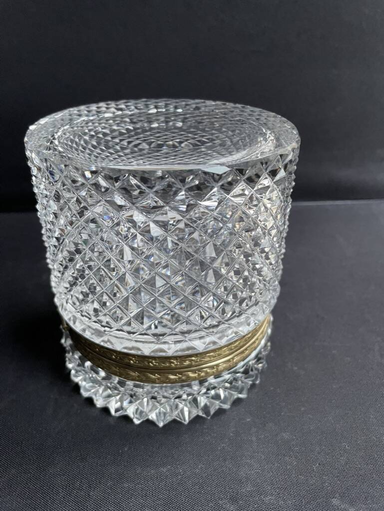 Cylindrical box – Crystal and gilded bronze