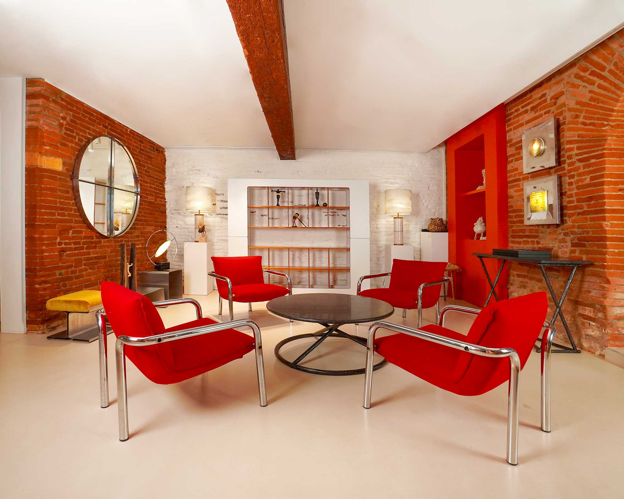 Pair of Italian armchairs in chromed metal and red fabric, 1970