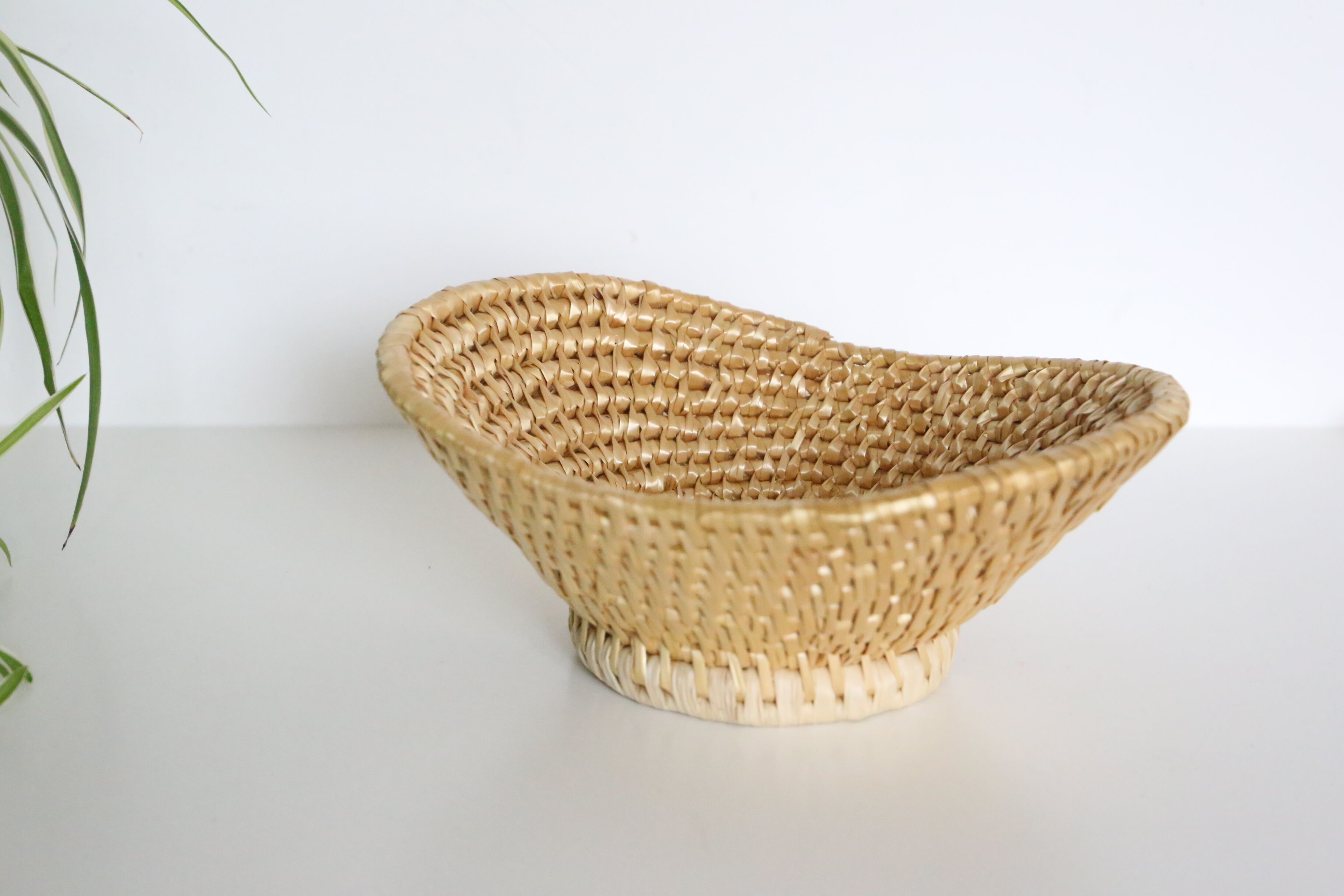 Oval wicker basket, vintage