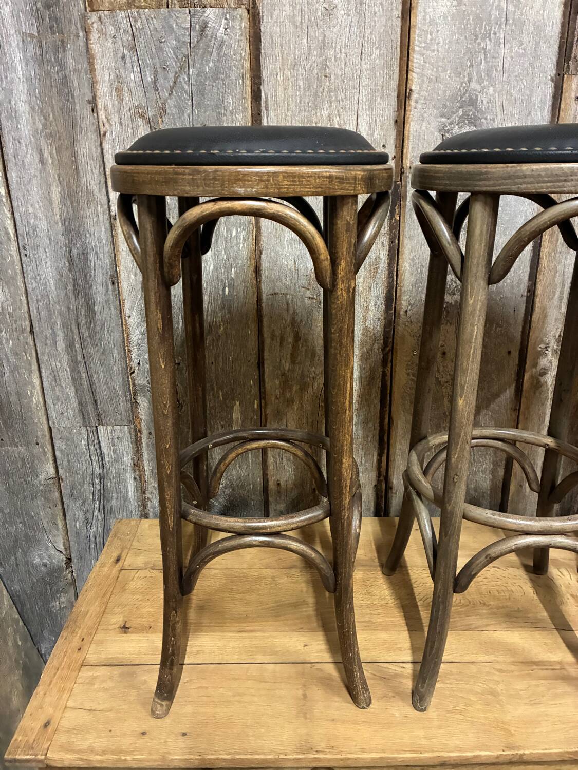 5 tabourets de bar bois courbé style Thonet