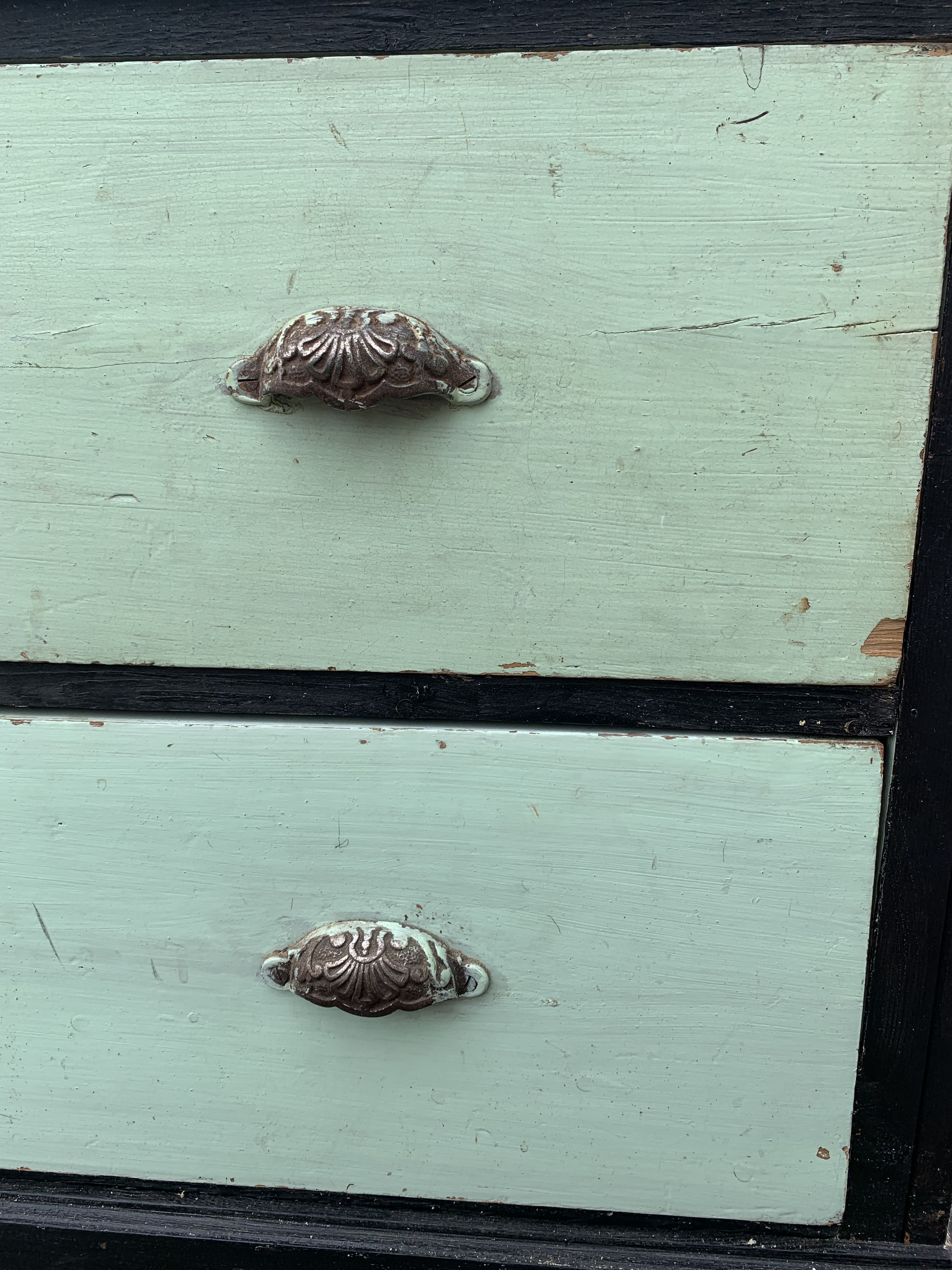 Green chest of drawers 3 drawers