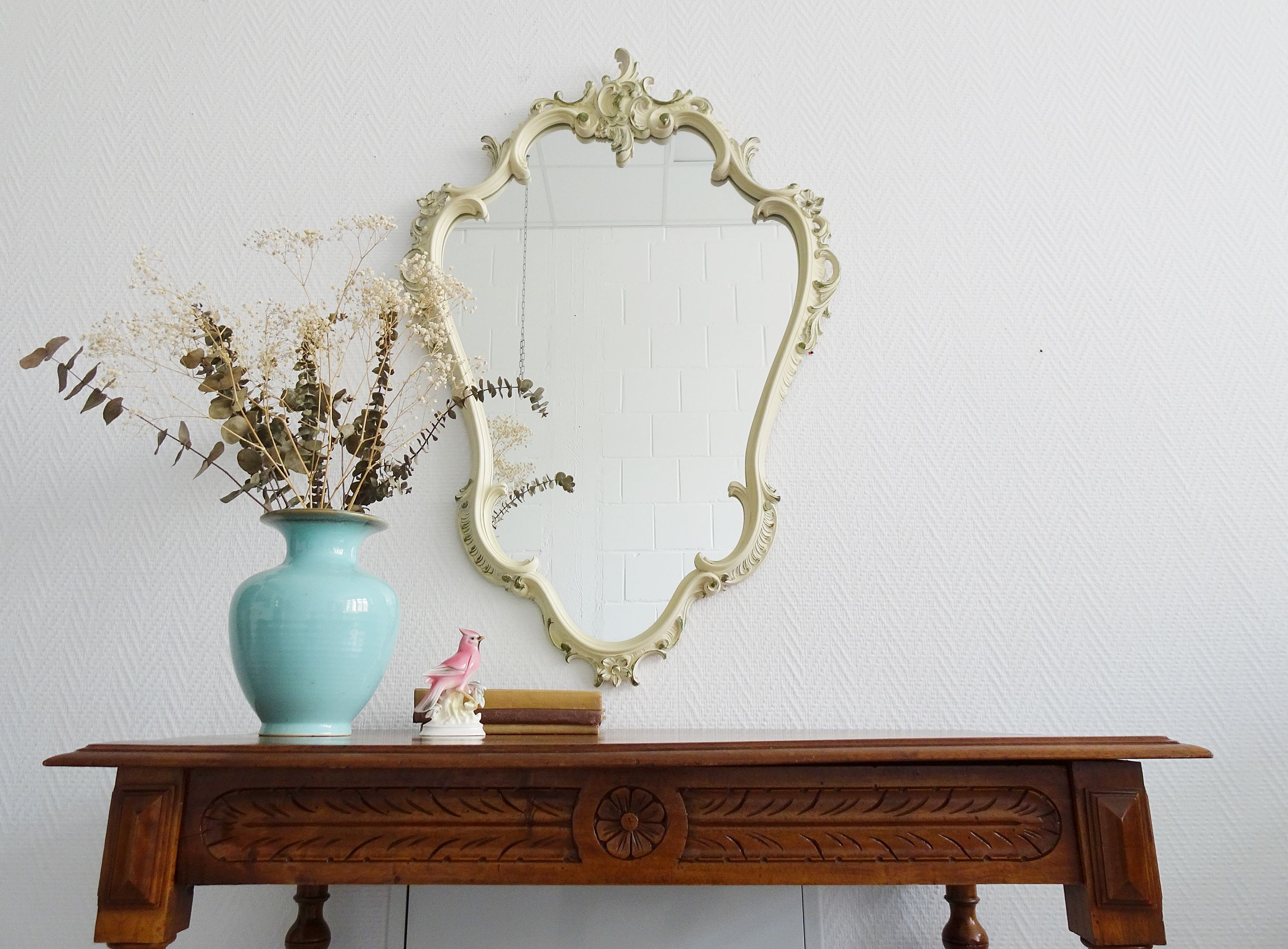 Florentine mirror in baroque style patinated in white and green