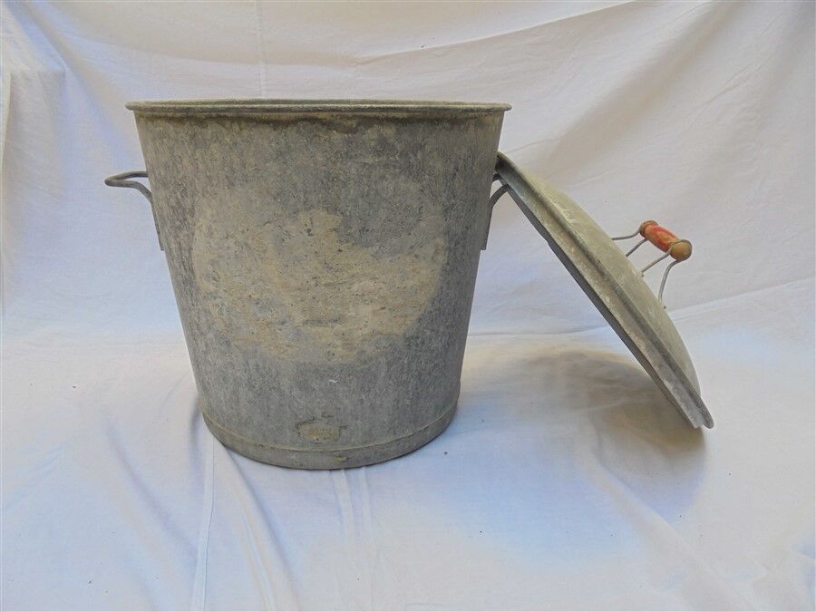 Zinc laundry pot