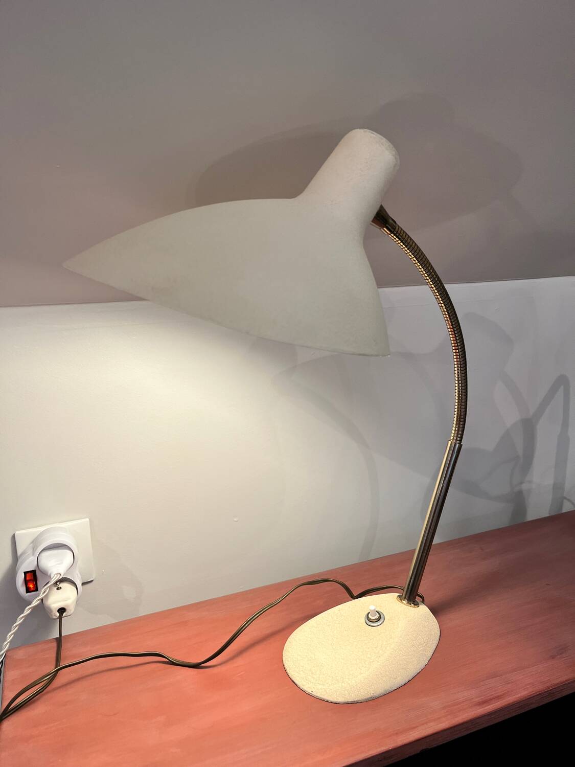 Desk lamp