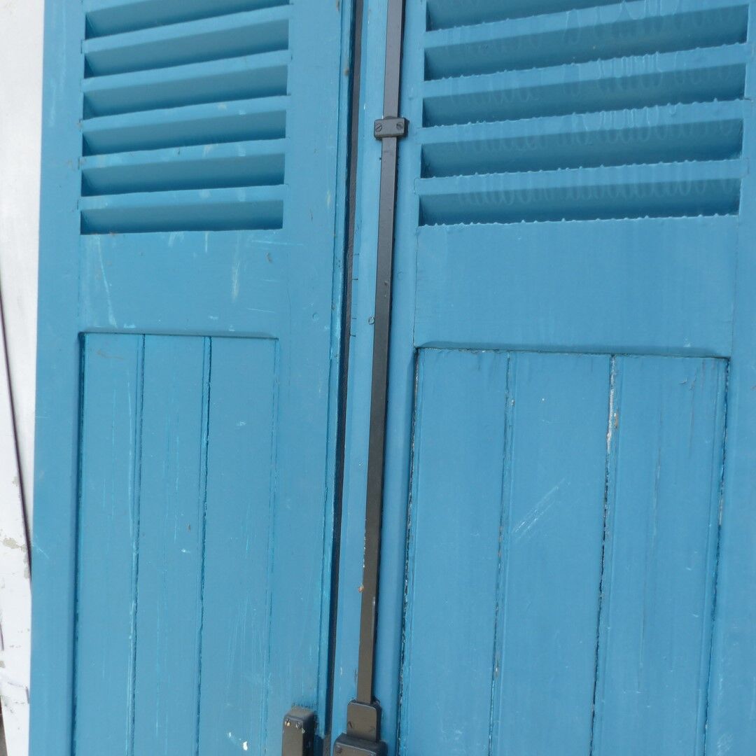 2-leaf wooden shutters